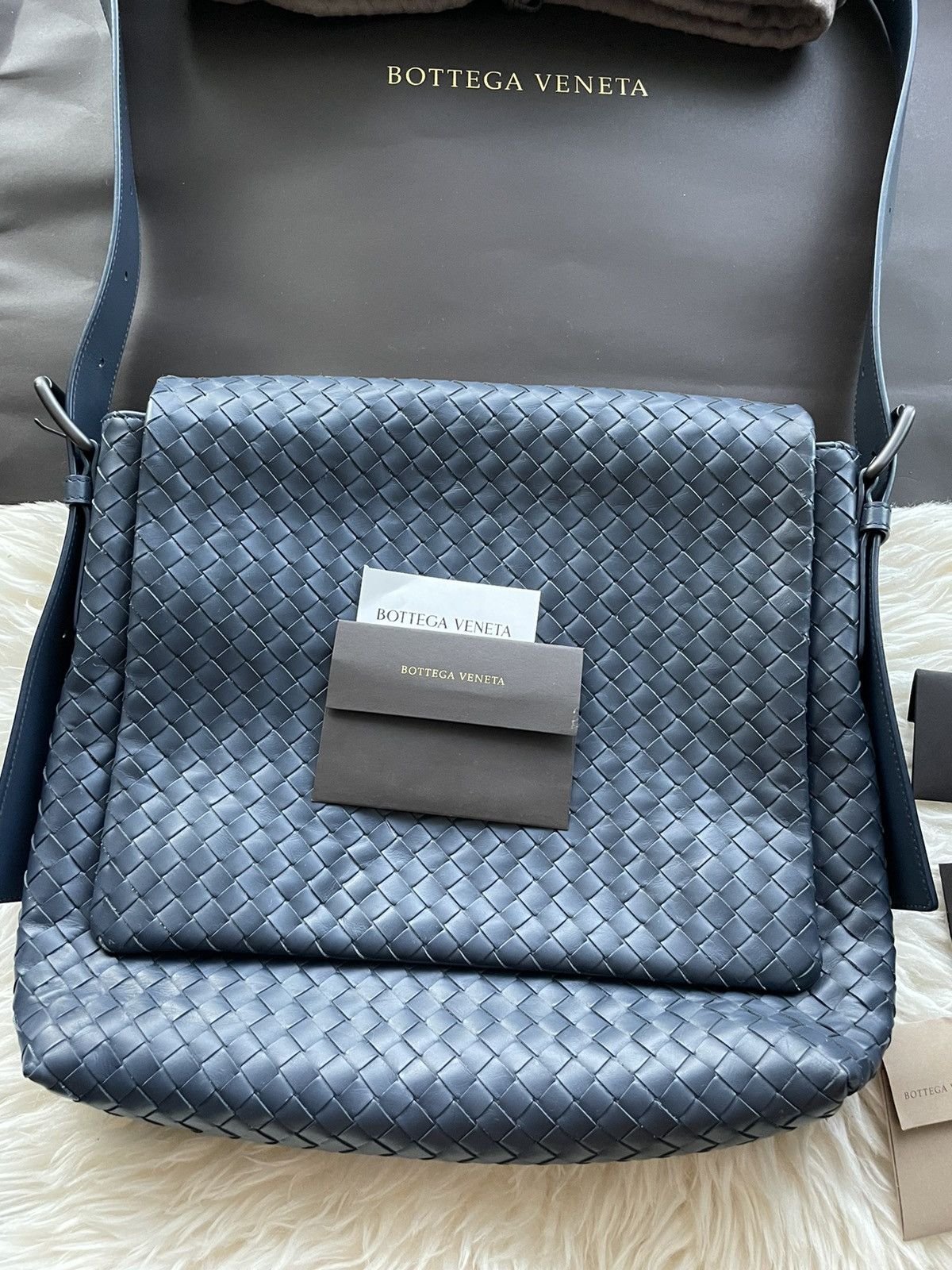 Bottega Veneta $5,000 Brand New Runway Classic Woven Leather Crossbody Bag Size ONE SIZE - 17 Thumbnail