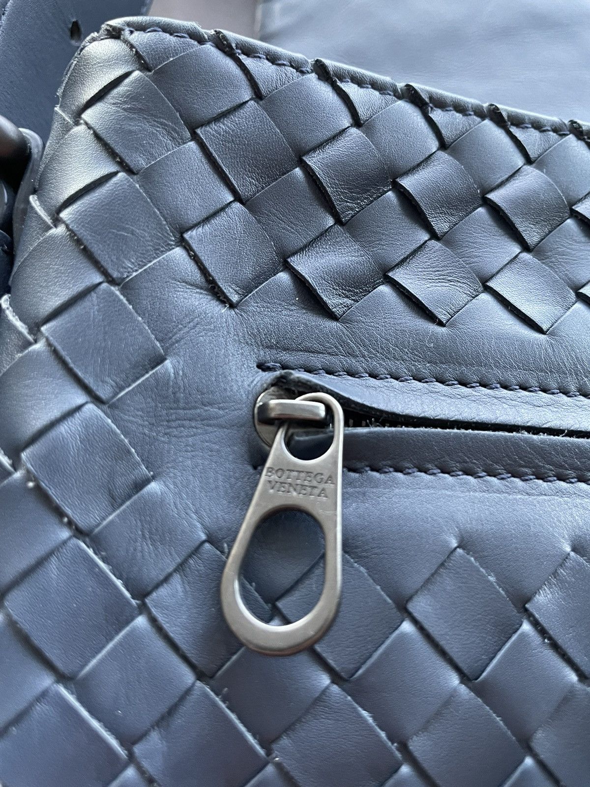 Bottega Veneta $5,000 Brand New Runway Classic Woven Leather Crossbody Bag Size ONE SIZE - 6 Thumbnail