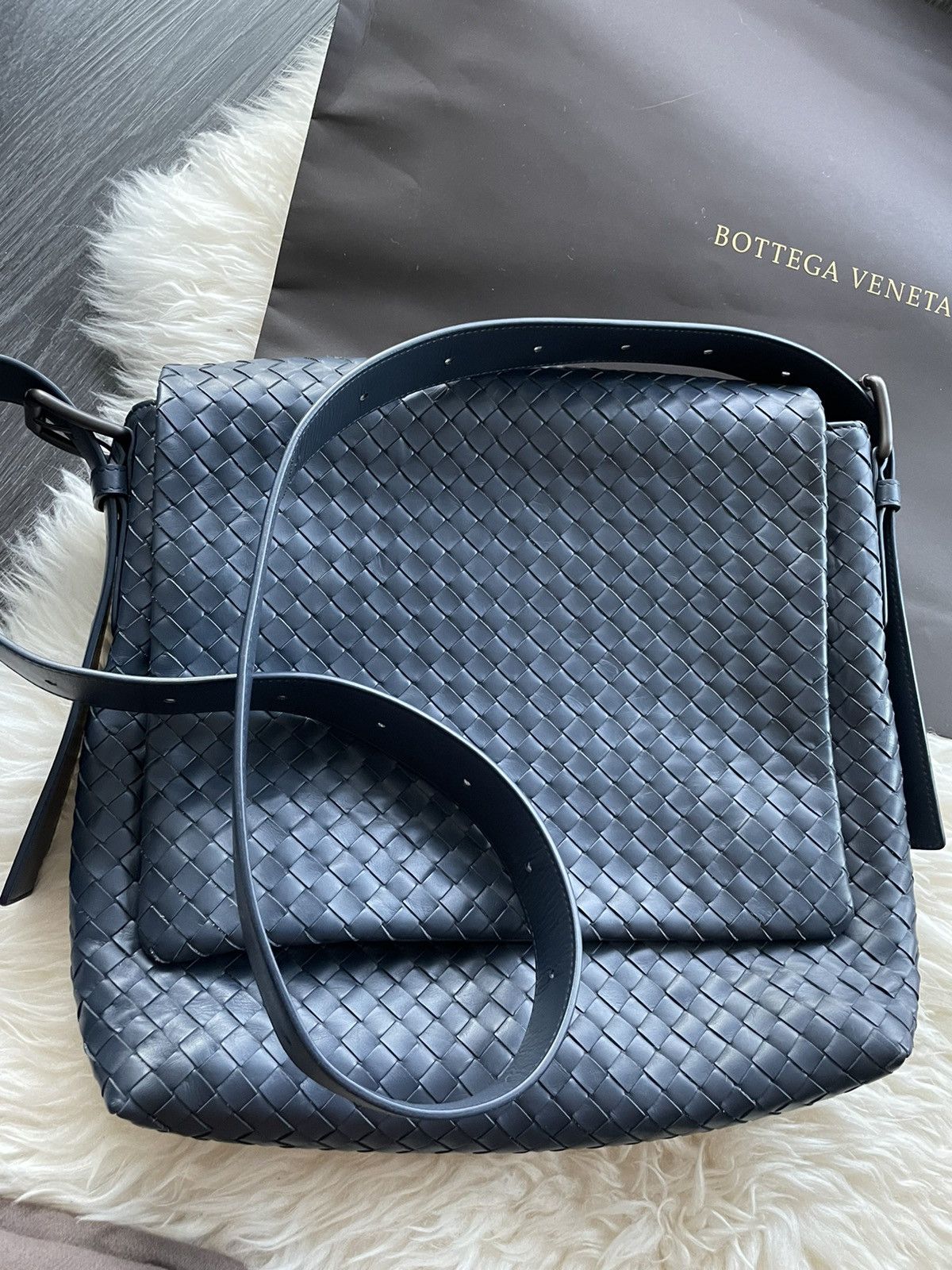 Bottega Veneta $5,000 Brand New Runway Classic Woven Leather Crossbody Bag Size ONE SIZE - 1 Thumbnail