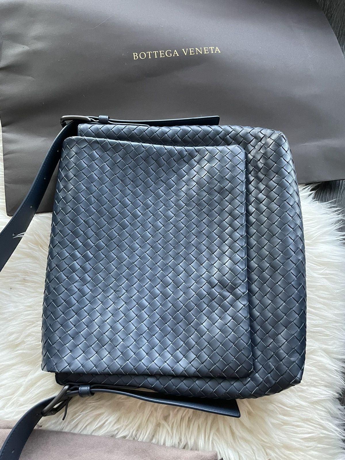 Bottega Veneta $5,000 Brand New Runway Classic Woven Leather Crossbody Bag Size ONE SIZE - 19 Thumbnail