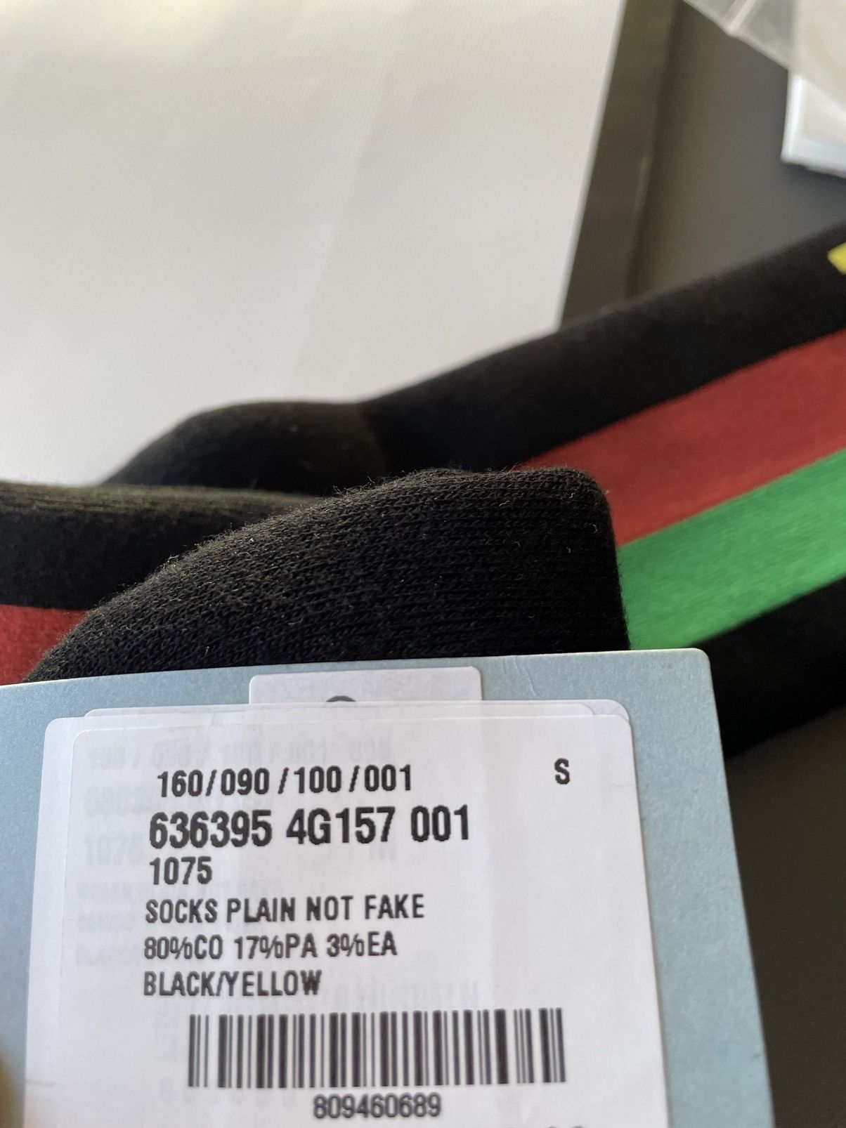 Gucci Brand New Super Runway Oversized Gucci Logo Socks Size ONE SIZE - 12 Thumbnail