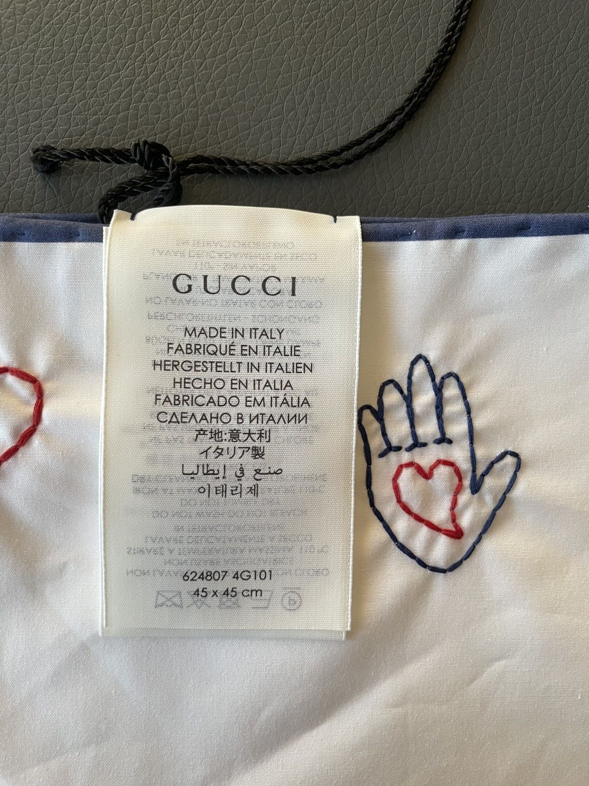 Gucci Rare Limited BrandNew Super Runway Gucci Logo Pocket-square Size ONE SIZE - 13 Thumbnail
