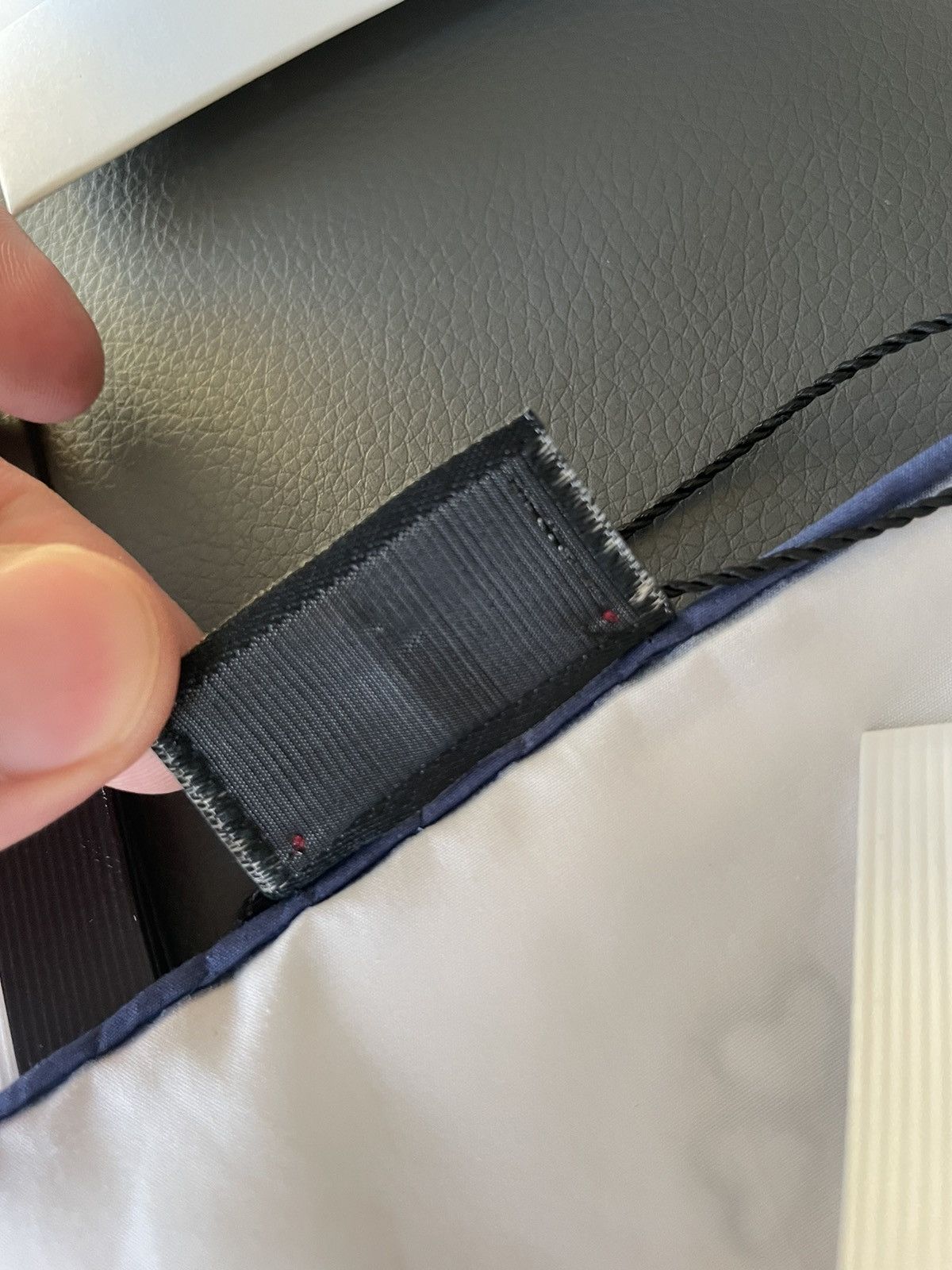 Gucci Rare Limited BrandNew Super Runway Gucci Logo Pocket-square Size ONE SIZE - 9 Thumbnail