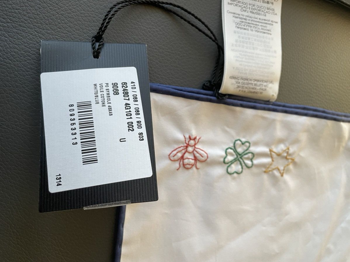 Gucci Rare Limited BrandNew Super Runway Gucci Logo Pocket-square Size ONE SIZE - 12 Thumbnail