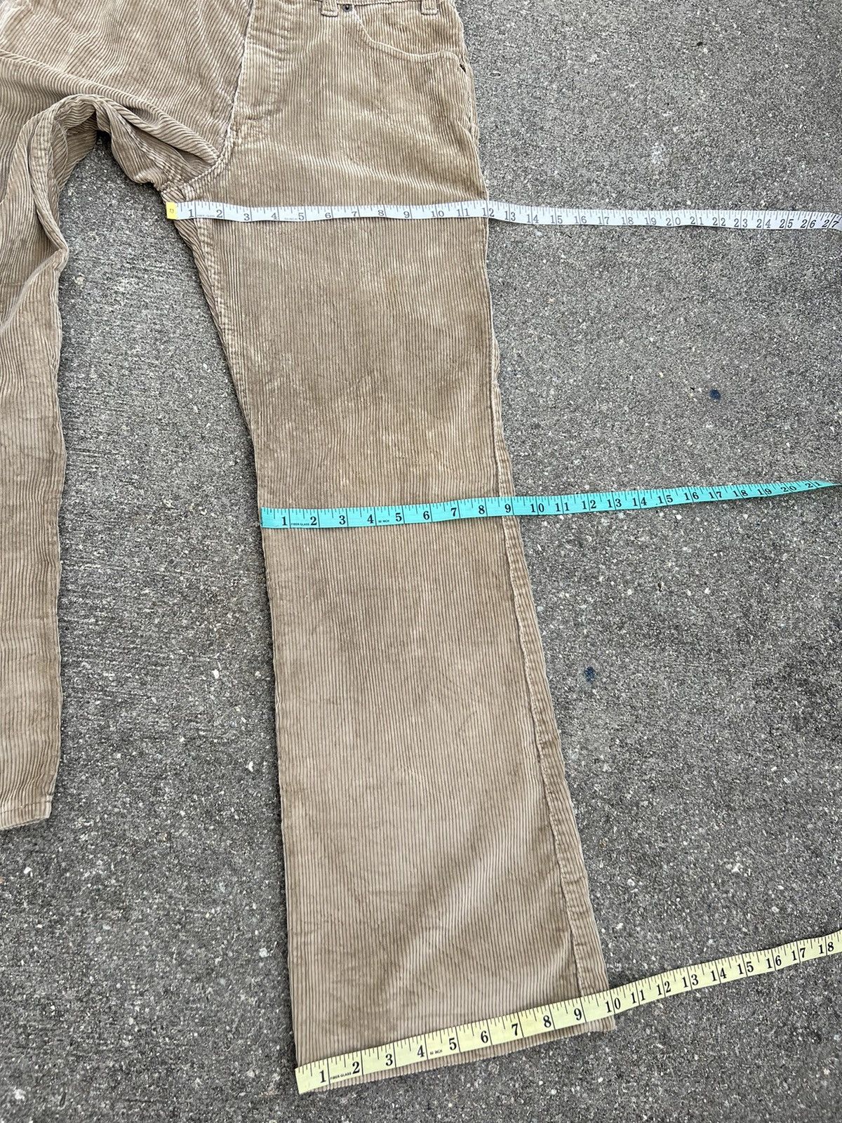 Levi's Vintage 70s Levi’s Movin’ On Corduroy Flare Jeans Size US 31 - 3 Thumbnail