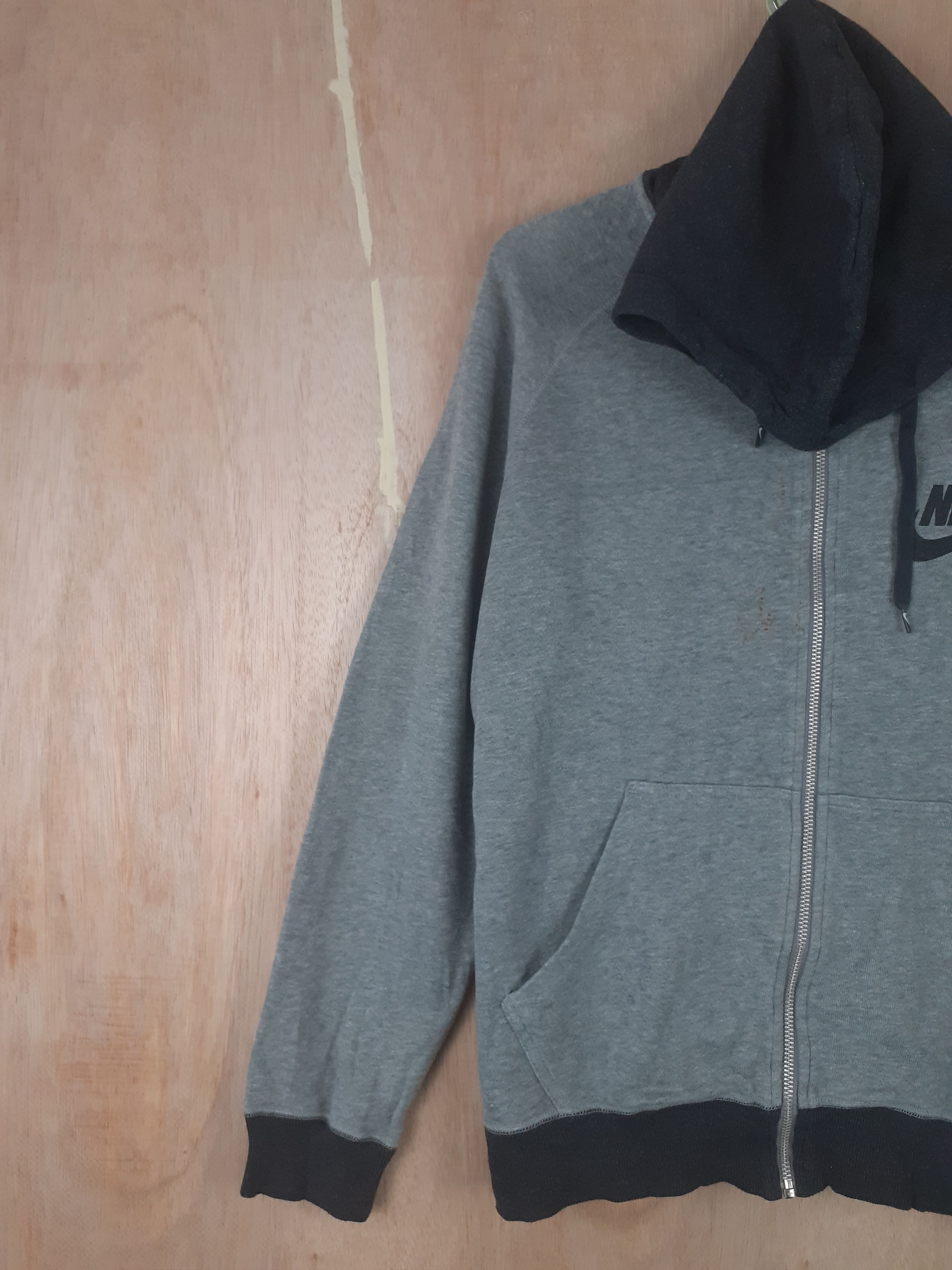 Japanese Brand Nike gray sweater vintage hoodie #3070 Size US L / EU 52-54 / 3 - 6 Thumbnail