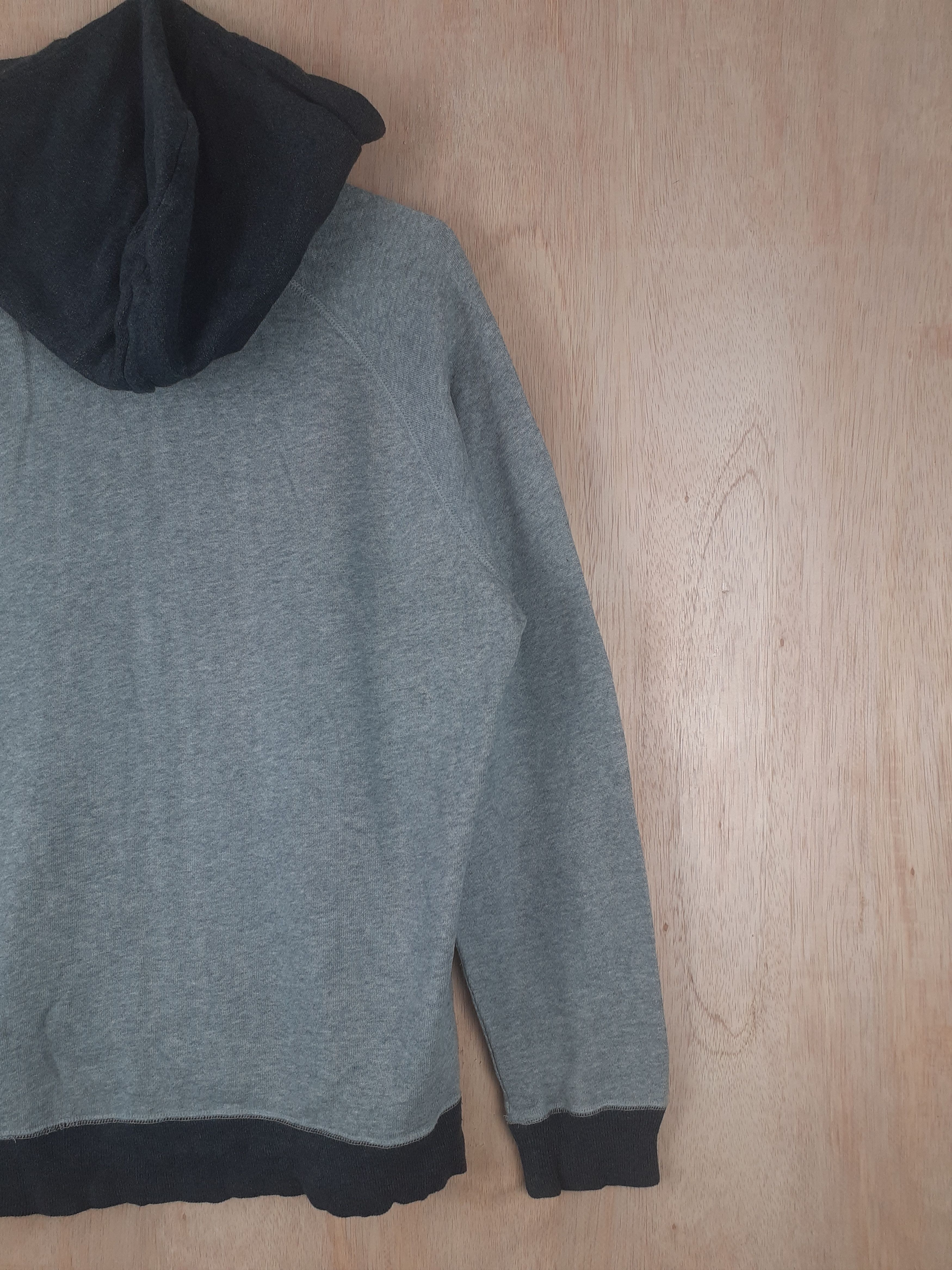 Japanese Brand Nike gray sweater vintage hoodie #3070 Size US L / EU 52-54 / 3 - 10 Thumbnail