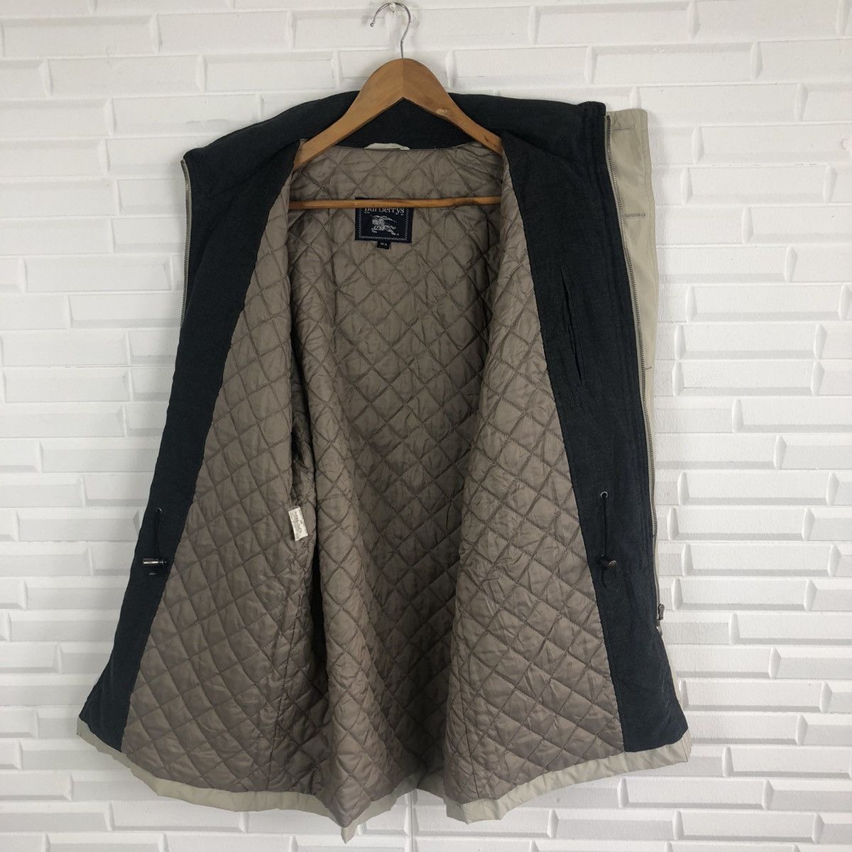 Burberry BURBERRY LINNING QUILTED LIGHT JACKET Size US L / EU 52-54 / 3 - 11 Thumbnail