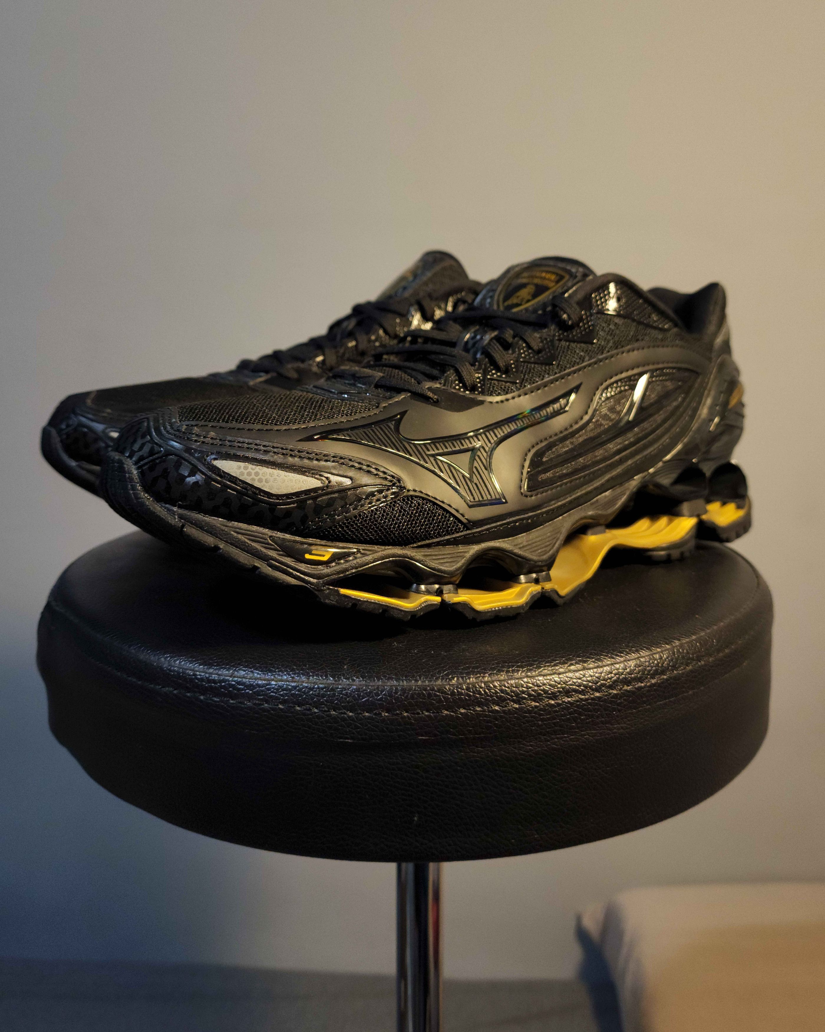 Lamborghini Mizuno mizuno x lamborghini wave tenjin 3 Grailed