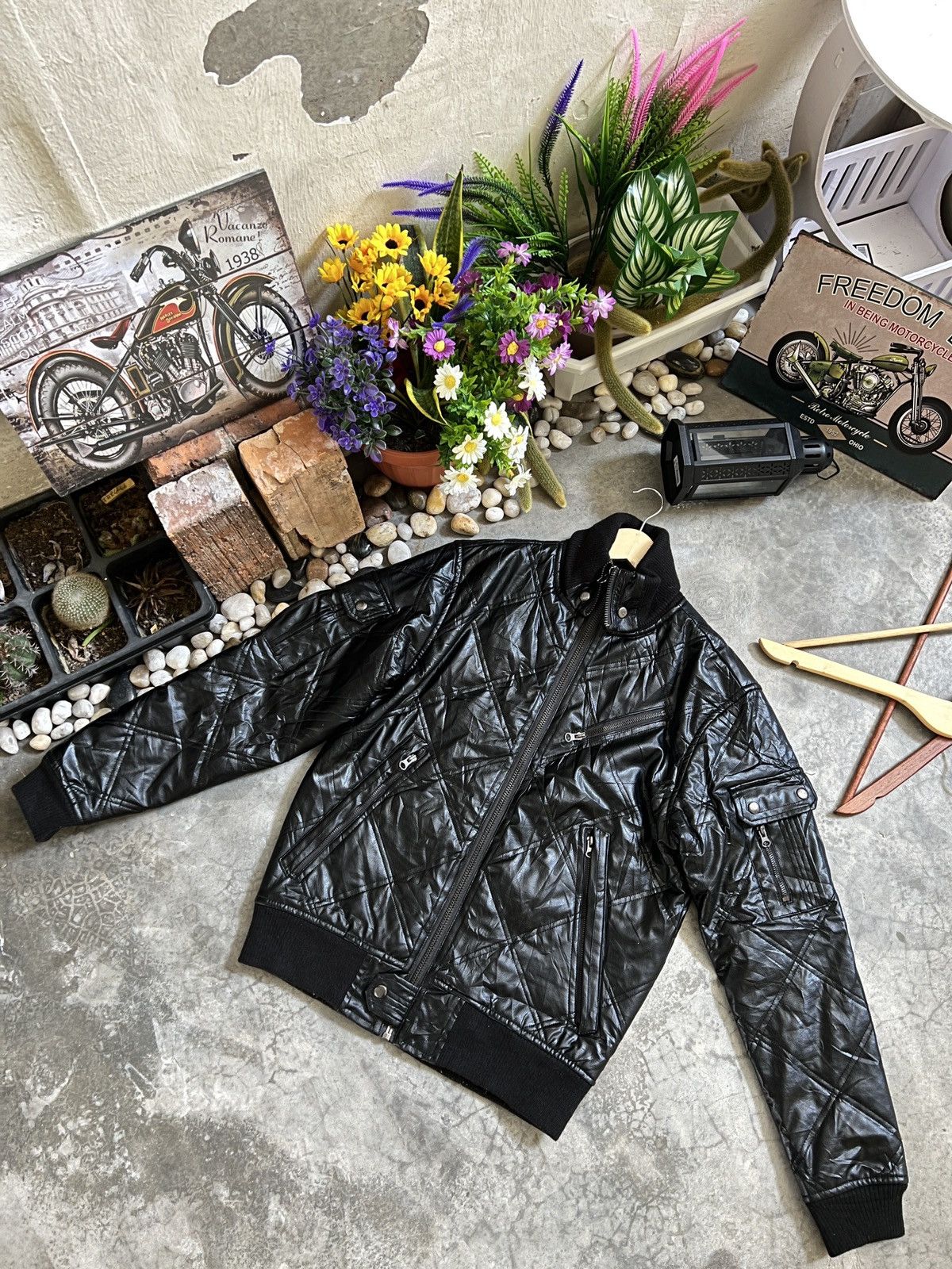 Japanese Brand Steals 🖤 Bomber Style Leather Jacket Size US S / EU 44-46 / 1 - 5 Thumbnail