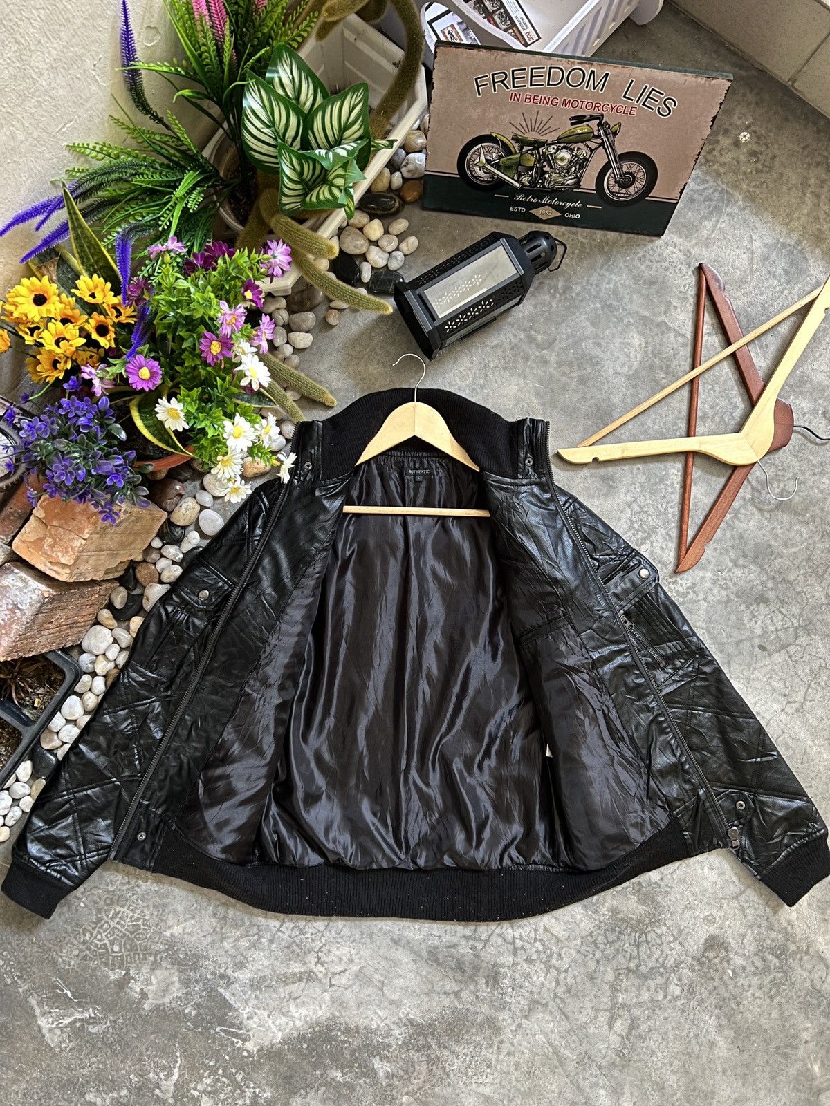 Japanese Brand Steals 🖤 Bomber Style Leather Jacket Size US S / EU 44-46 / 1 - 8 Thumbnail