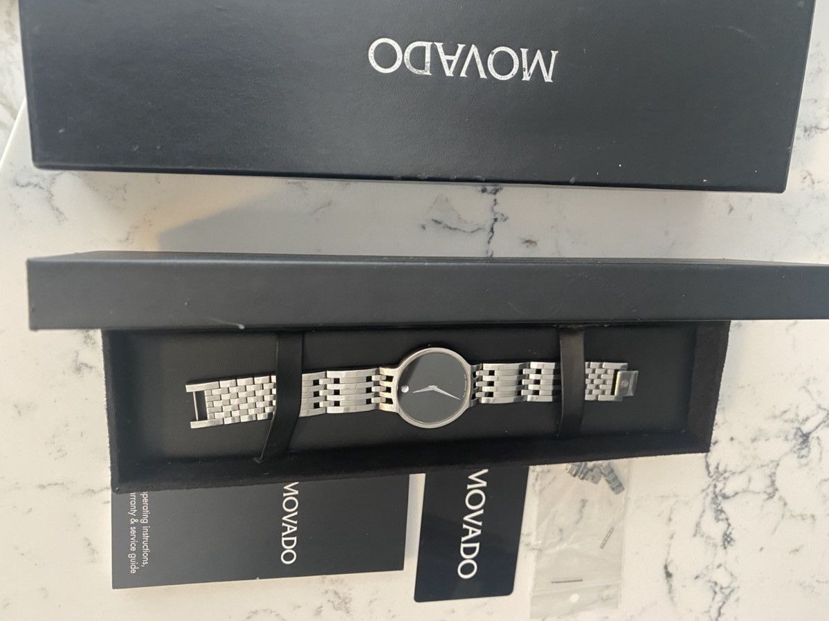 Movado 2010 EDITION MOVADO WATCH ~ GREAT CONDITION Size 32 - 2 Thumbnail