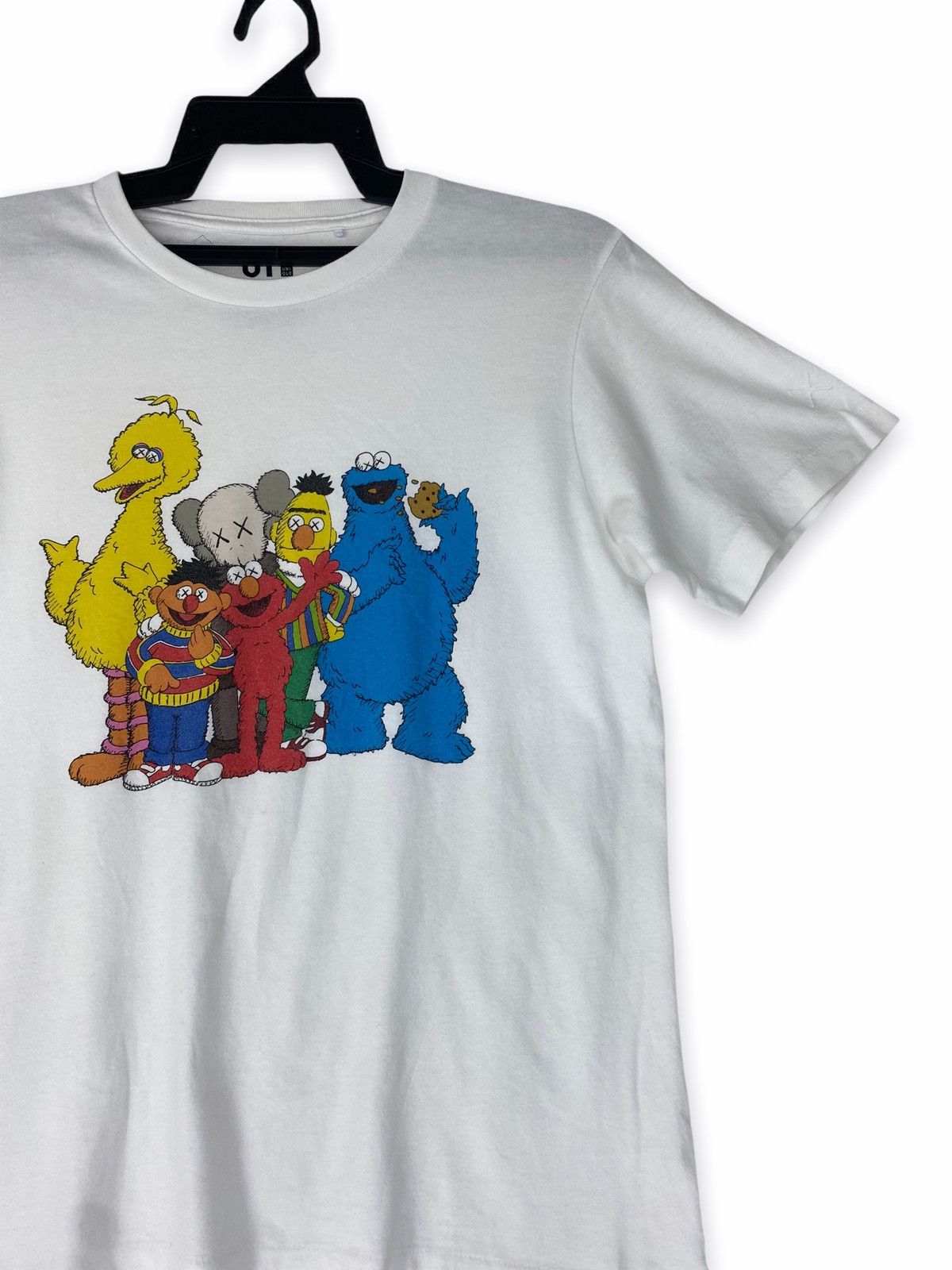 Japanese Brand × Kaws × Uniqlo Rare collaboration Size US S / EU 44-46 / 1 - 3 Thumbnail