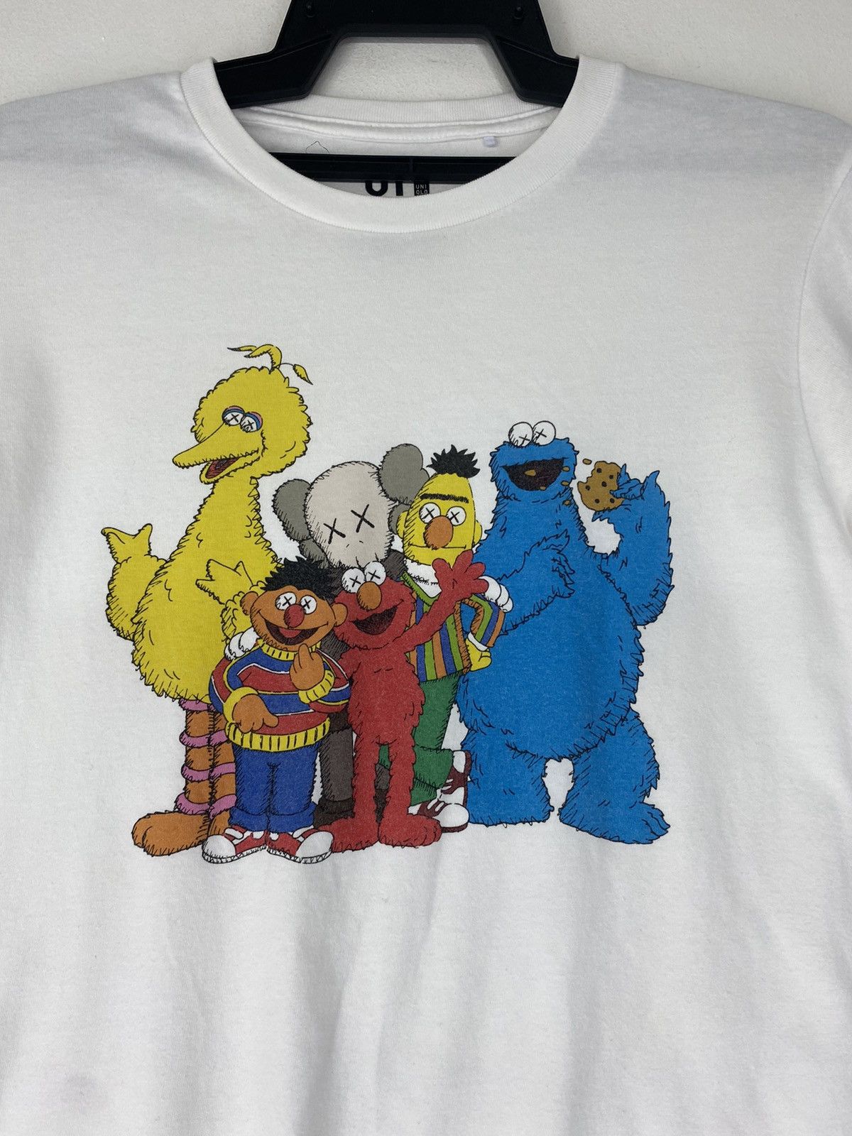 Japanese Brand × Kaws × Uniqlo Rare collaboration Size US S / EU 44-46 / 1 - 4 Thumbnail