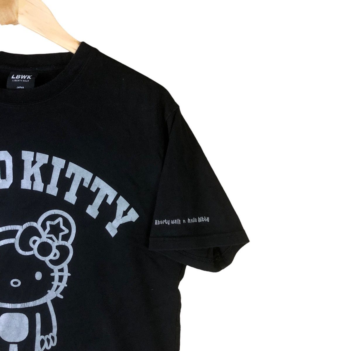 Japanese Brand Japanese Brand Liberty Walked X Hello Kitty Big Logo Tshirt Size US M / EU 48-50 / 2 - 6 Thumbnail