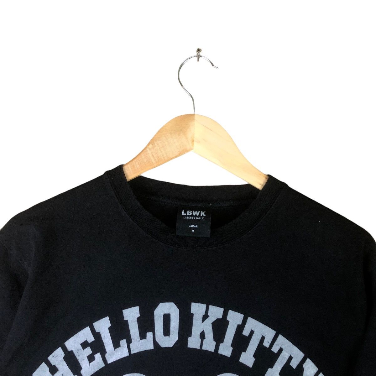 Japanese Brand Japanese Brand Liberty Walked X Hello Kitty Big Logo Tshirt Size US M / EU 48-50 / 2 - 7 Thumbnail