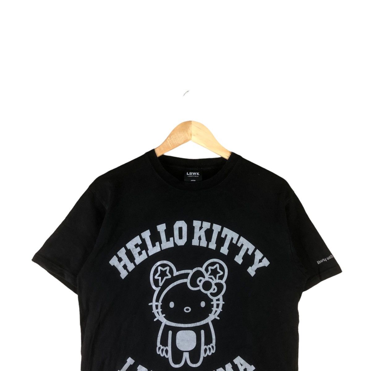 Japanese Brand Japanese Brand Liberty Walked X Hello Kitty Big Logo Tshirt Size US M / EU 48-50 / 2 - 2 Thumbnail