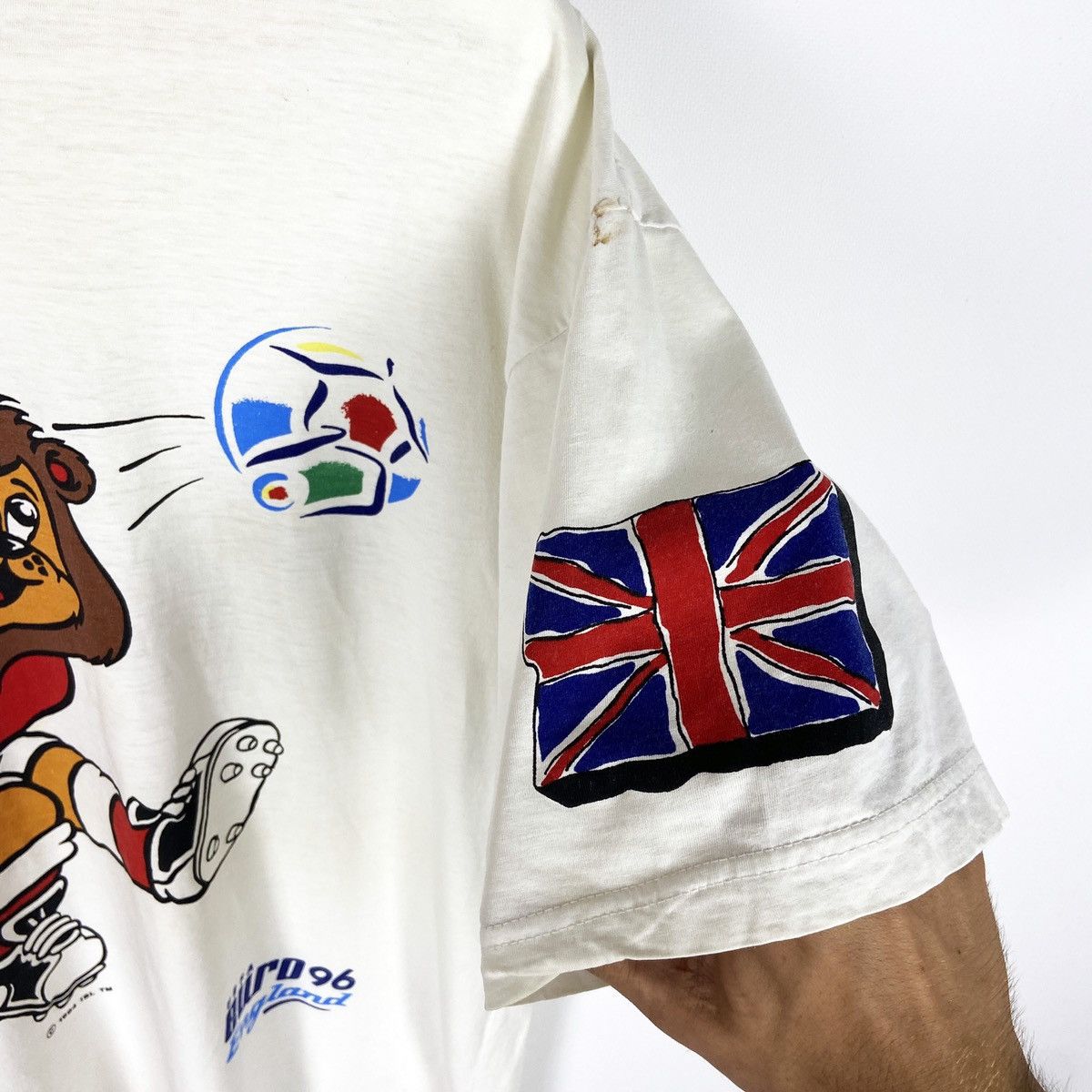Vintage Vintage 90s Uefa Euro 1996 England Switzerland Lion tee Size US L / EU 52-54 / 3 - 5 Thumbnail