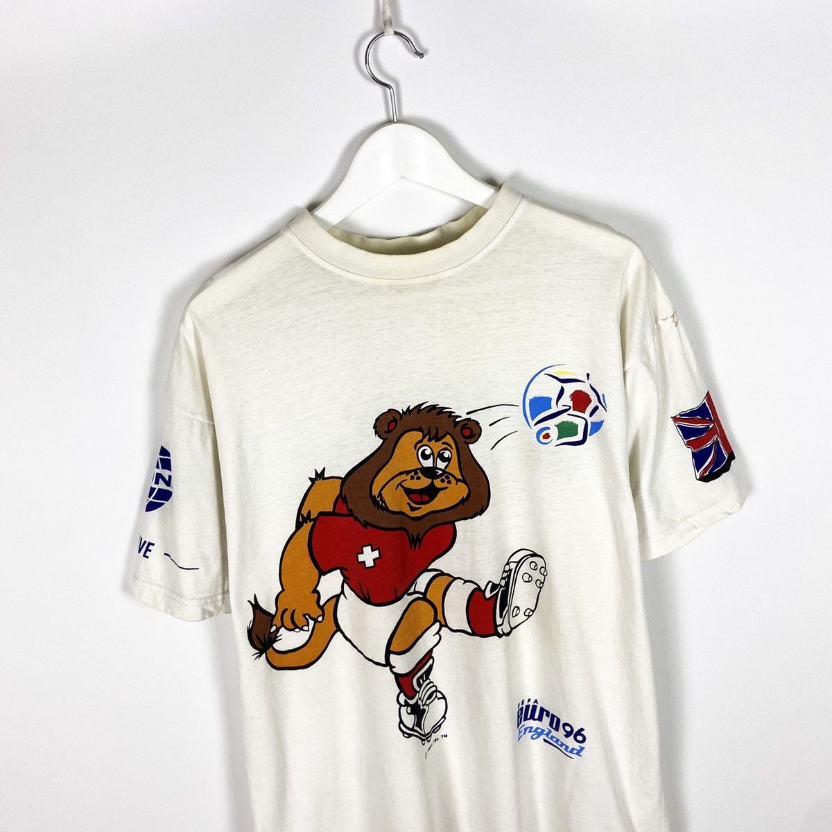 Vintage Vintage 90s Uefa Euro 1996 England Switzerland Lion tee Size US L / EU 52-54 / 3 - 3 Thumbnail