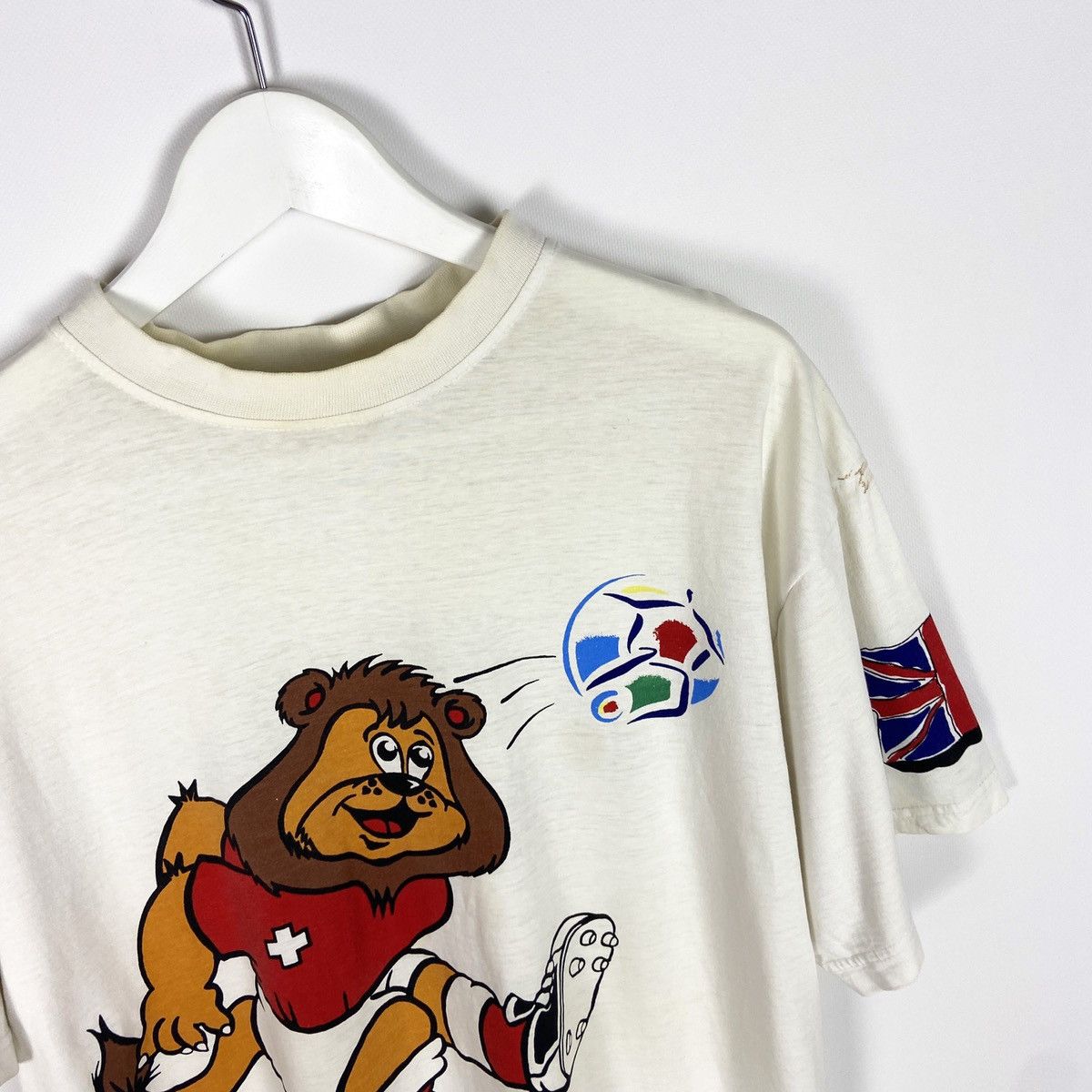 Vintage Vintage 90s Uefa Euro 1996 England Switzerland Lion tee Size US L / EU 52-54 / 3 - 4 Thumbnail