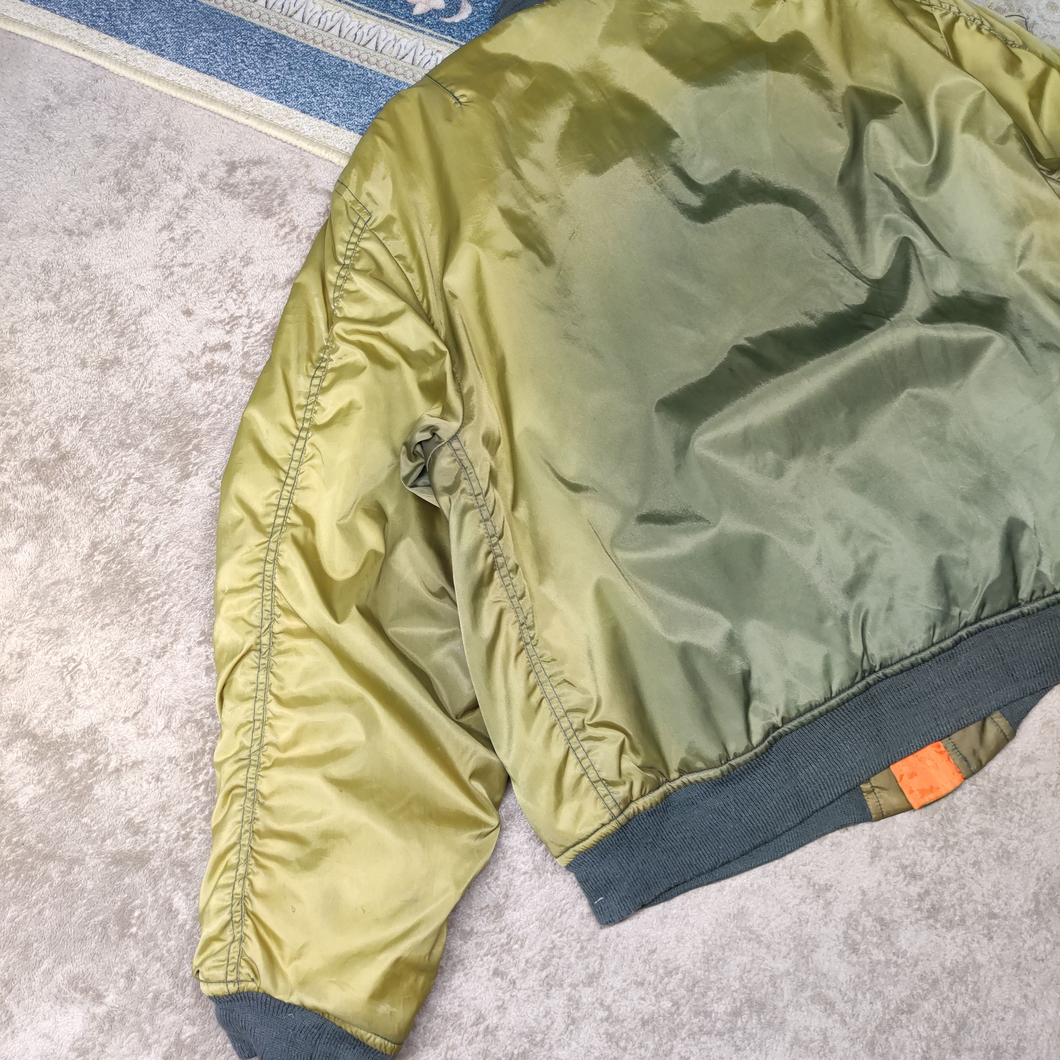 Vintage Vtg MA 1 PHANTOM MILITARY Reversible bomber jacket sunfaded Size US L / EU 52-54 / 3 - 10 Thumbnail