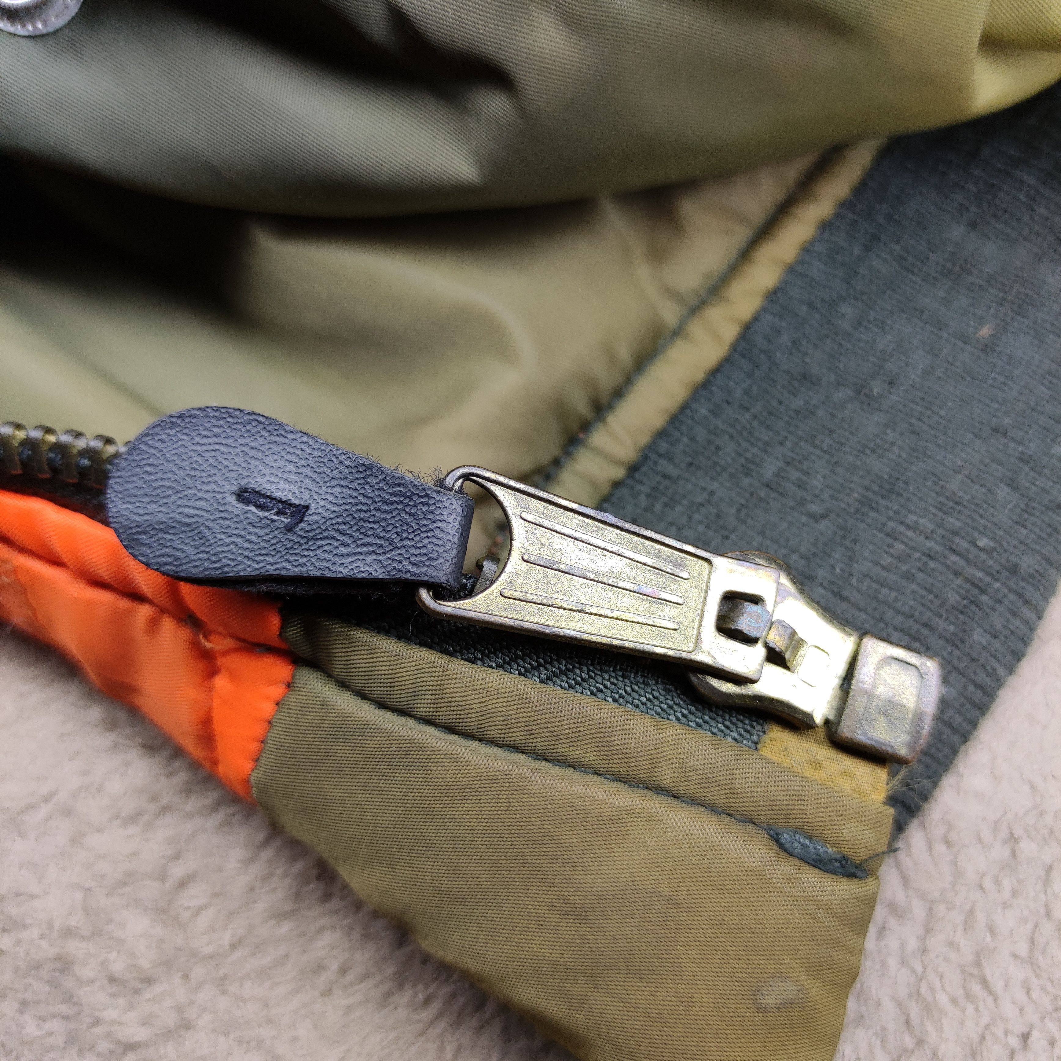 Vintage Vtg MA 1 PHANTOM MILITARY Reversible bomber jacket sunfaded Size US L / EU 52-54 / 3 - 18 Thumbnail