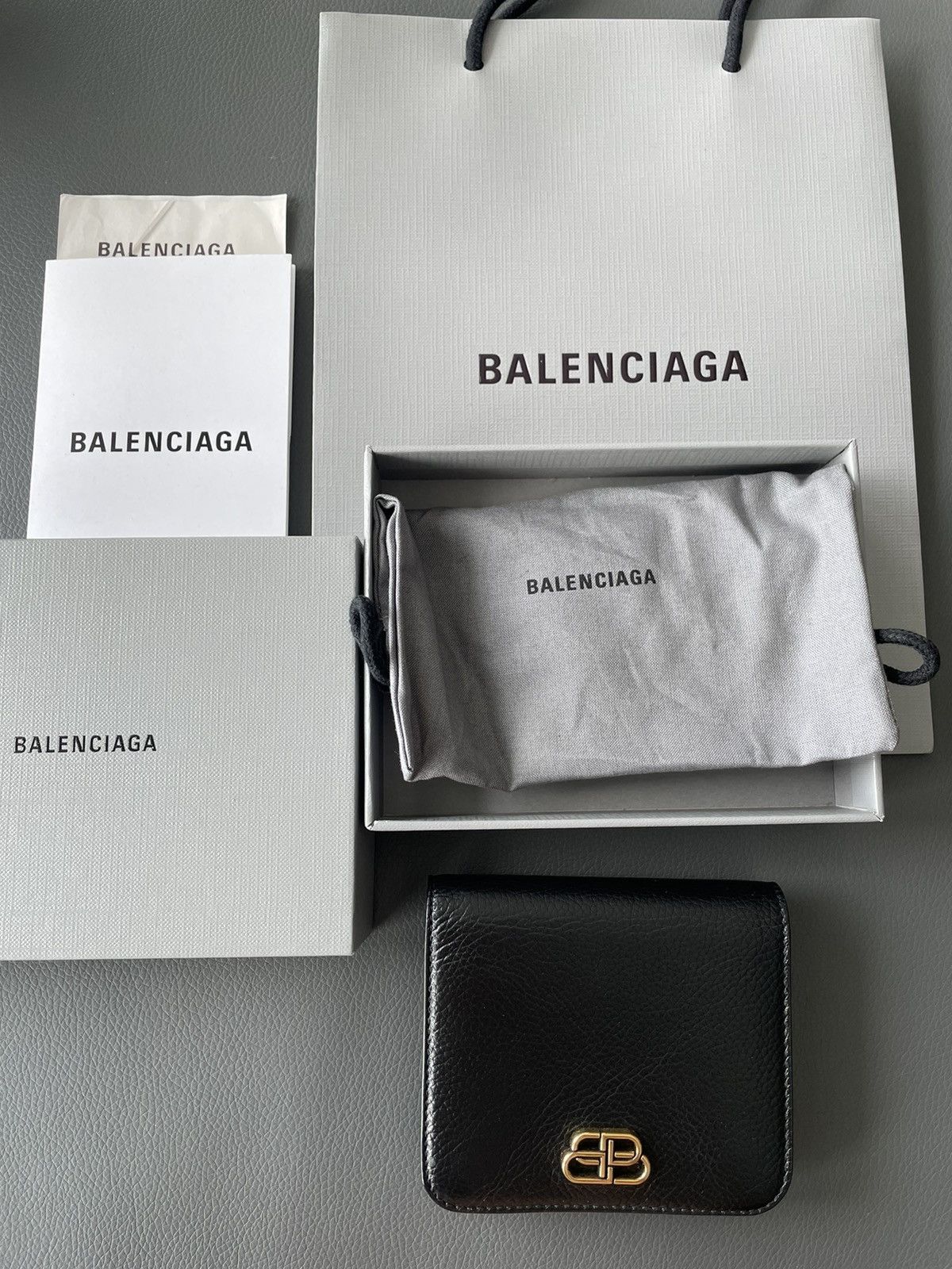 Balenciaga Runway Rare Limited Edition Brand New BB Logo Leather Wallet Size ONE SIZE - 2 Thumbnail