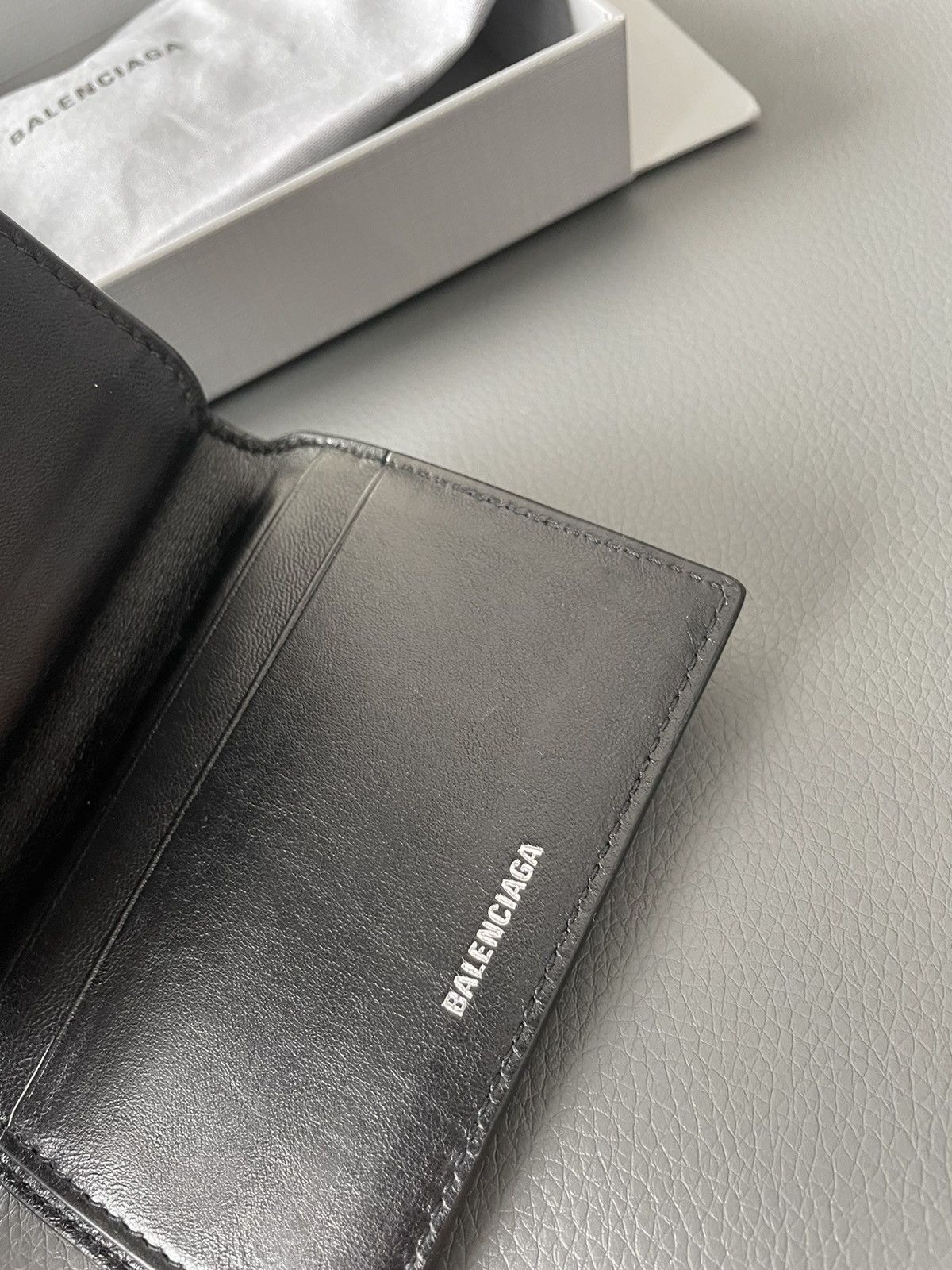 Balenciaga Runway Rare Limited Edition Brand New BB Logo Leather Wallet Size ONE SIZE - 20 Thumbnail