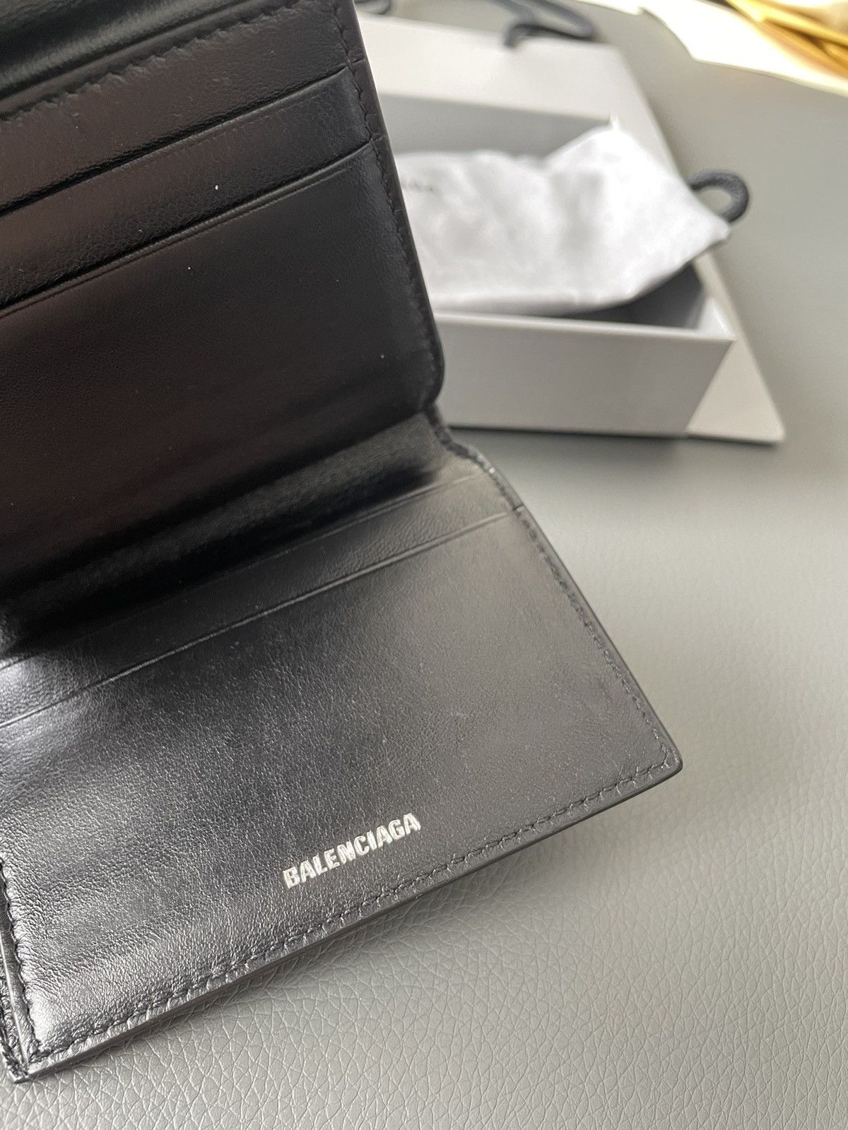 Balenciaga Runway Rare Limited Edition Brand New BB Logo Leather Wallet Size ONE SIZE - 7 Thumbnail