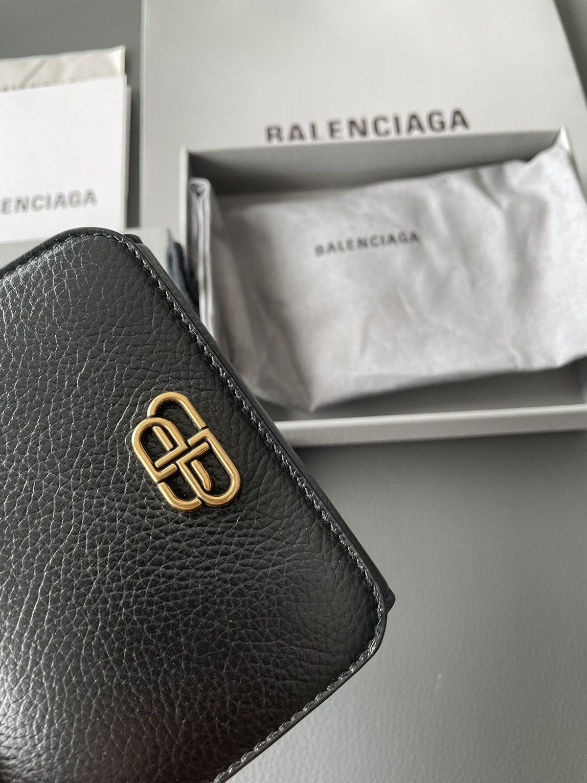 Balenciaga Runway Rare Limited Edition Brand New BB Logo Leather Wallet Size ONE SIZE - 18 Thumbnail