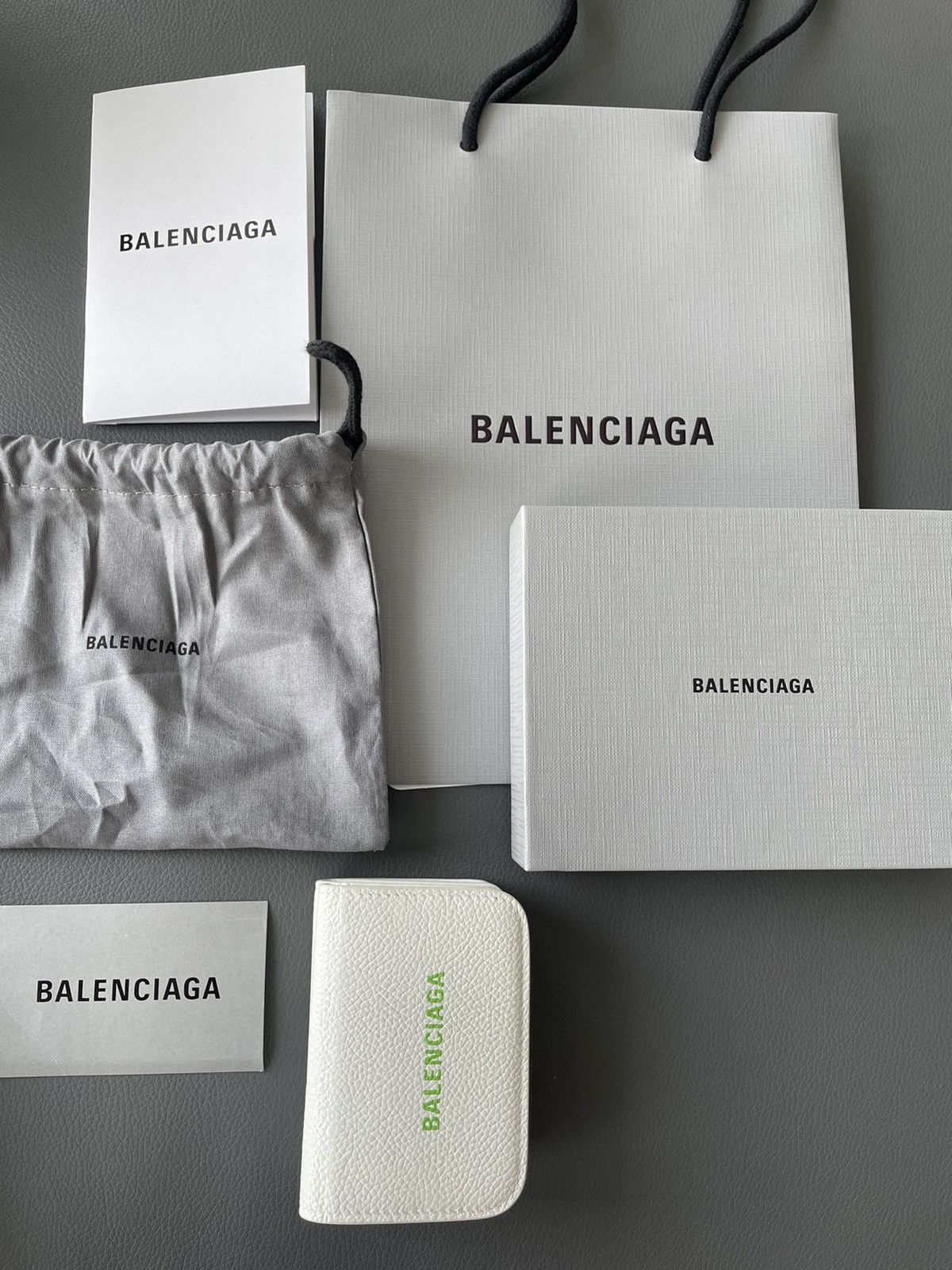 Balenciaga Limited Edition Rare 100% New Balenciaga Logo Wallet Runway Size ONE SIZE - 11 Thumbnail