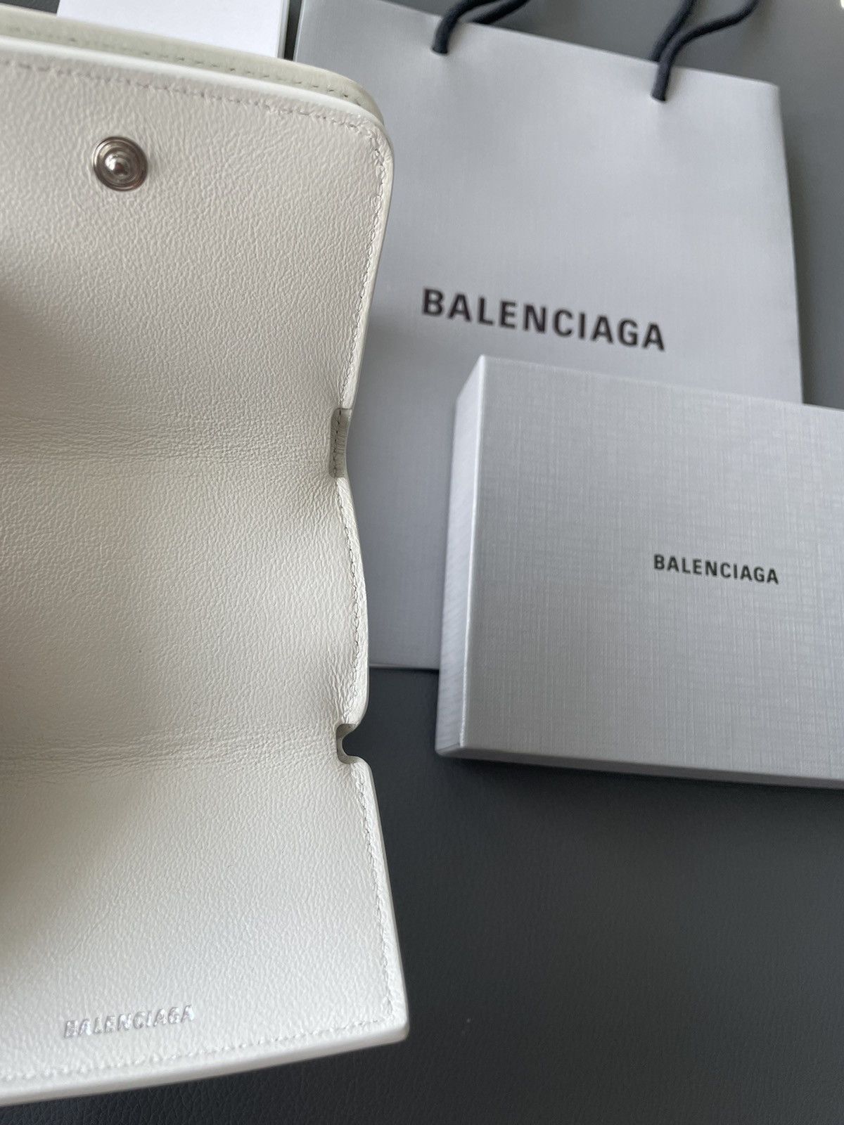 Balenciaga Limited Edition Rare 100% New Balenciaga Logo Wallet Runway Size ONE SIZE - 12 Thumbnail