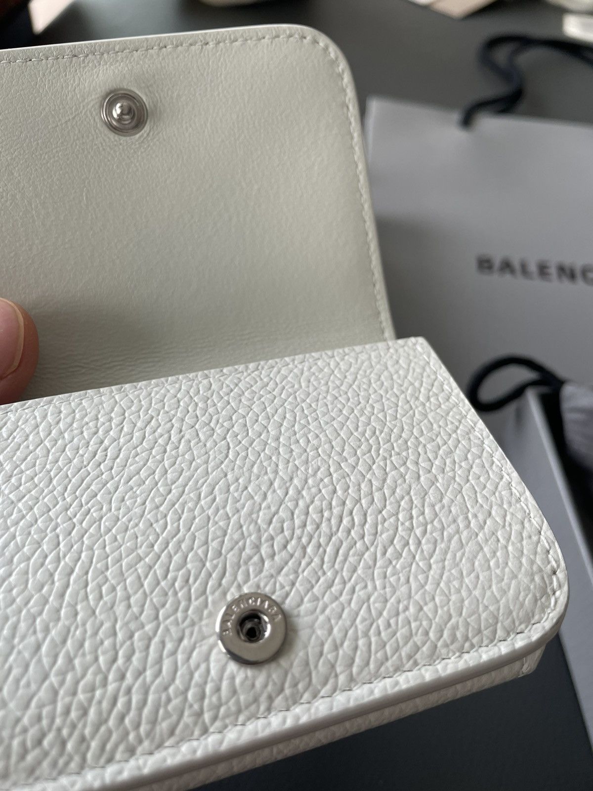 Balenciaga Limited Edition Rare 100% New Balenciaga Logo Wallet Runway Size ONE SIZE - 8 Thumbnail