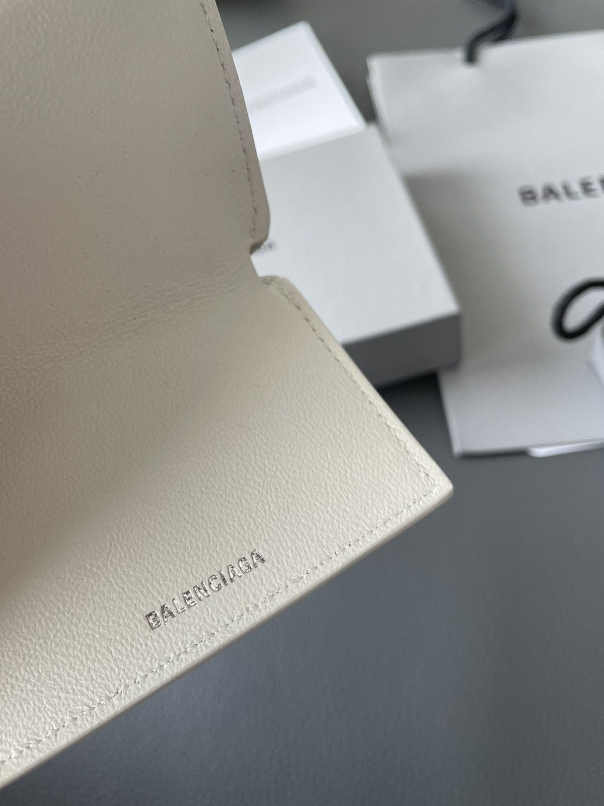 Balenciaga Limited Edition Rare 100% New Balenciaga Logo Wallet Runway Size ONE SIZE - 9 Thumbnail