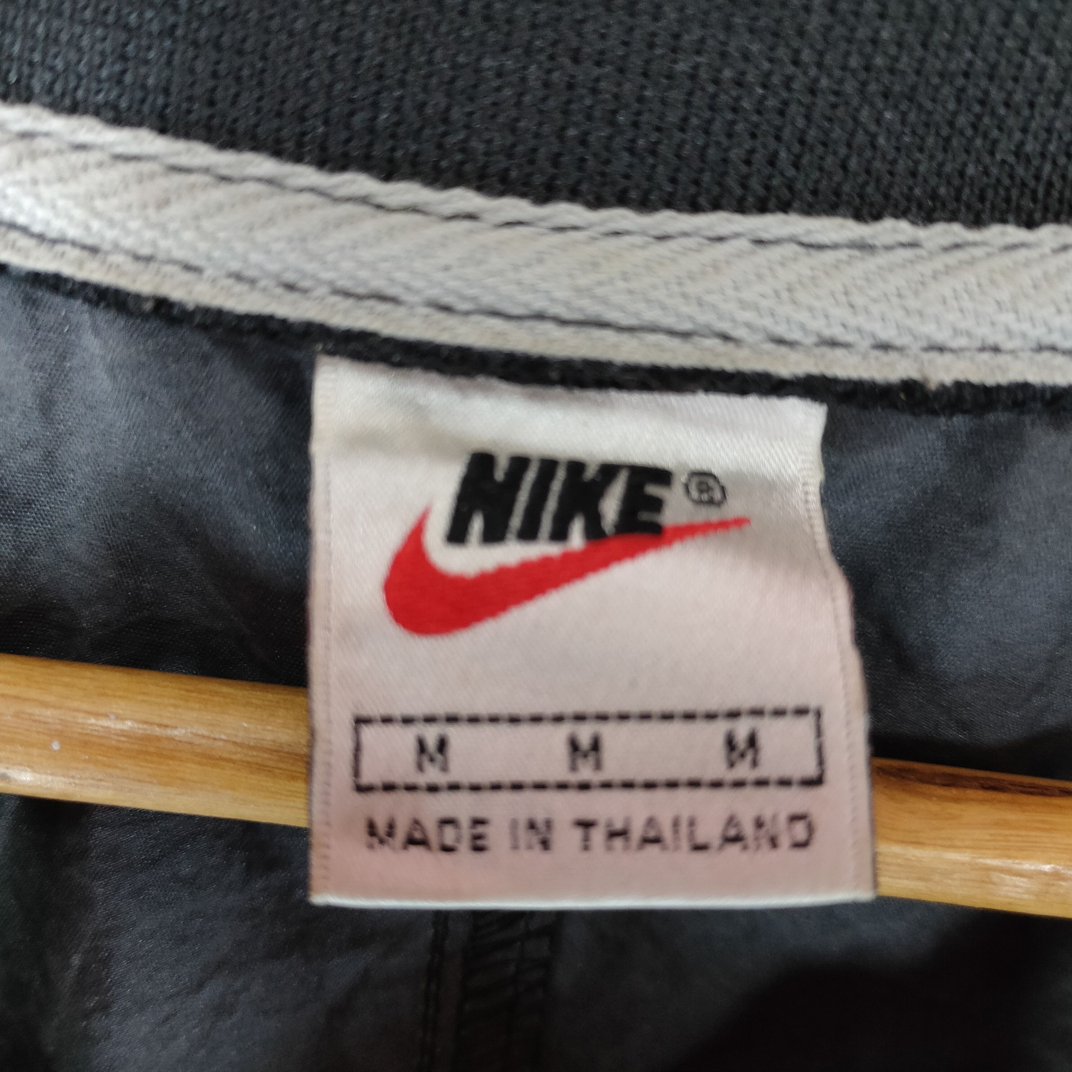 Nike Vintage 90s NIKE CENTER SWOOSH Vneck Polyester Sweatshirt Size US XL / EU 56 / 4 - 5 Thumbnail