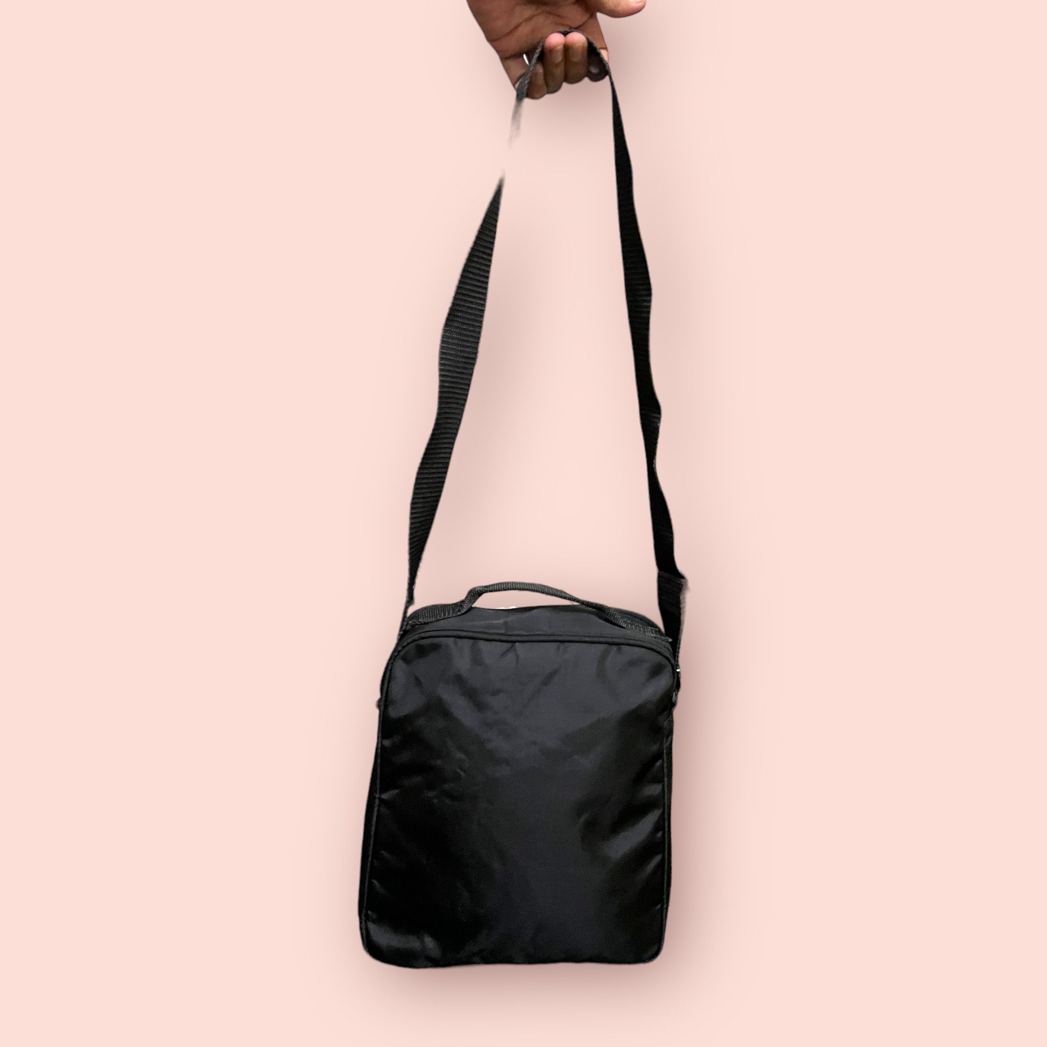 Asics VINTAGE ASICS RECORDER SPORTS UTILITY SHOULDER BAG Size ONE SIZE - 15 Thumbnail