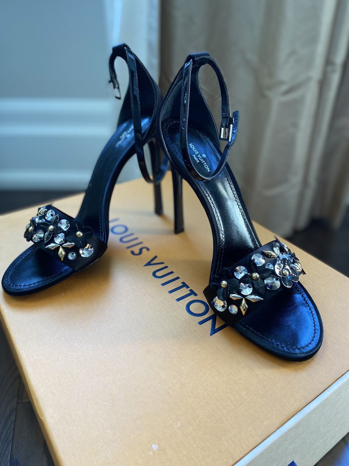Louis Vuitton LOUIS VUITTON HEELS Size US 9.5 / IT 39.5 - 4 Thumbnail