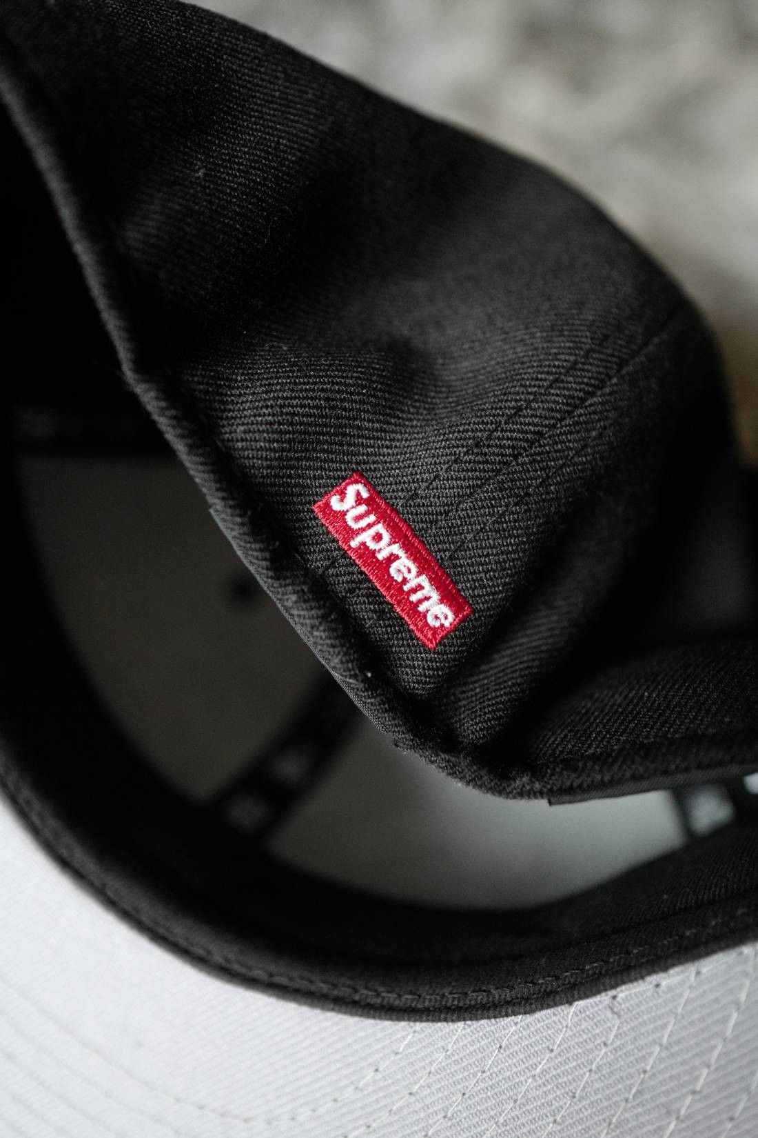 New Era × Supreme F/W 2014 Hebrew Logo New Era (7 3/8) Size ONE SIZE - 5 Thumbnail