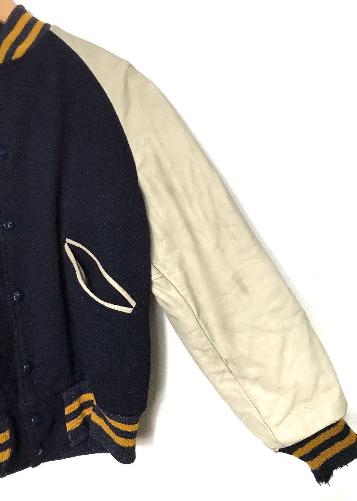 Vintage Vintage Butwin Sleeve Leather Varsity Jacket Size US L / EU 52-54 / 3 - 6 Thumbnail