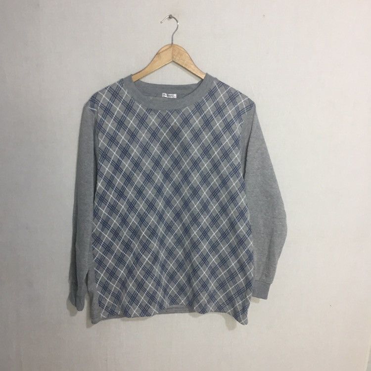 Pull over sweatshirt nice design