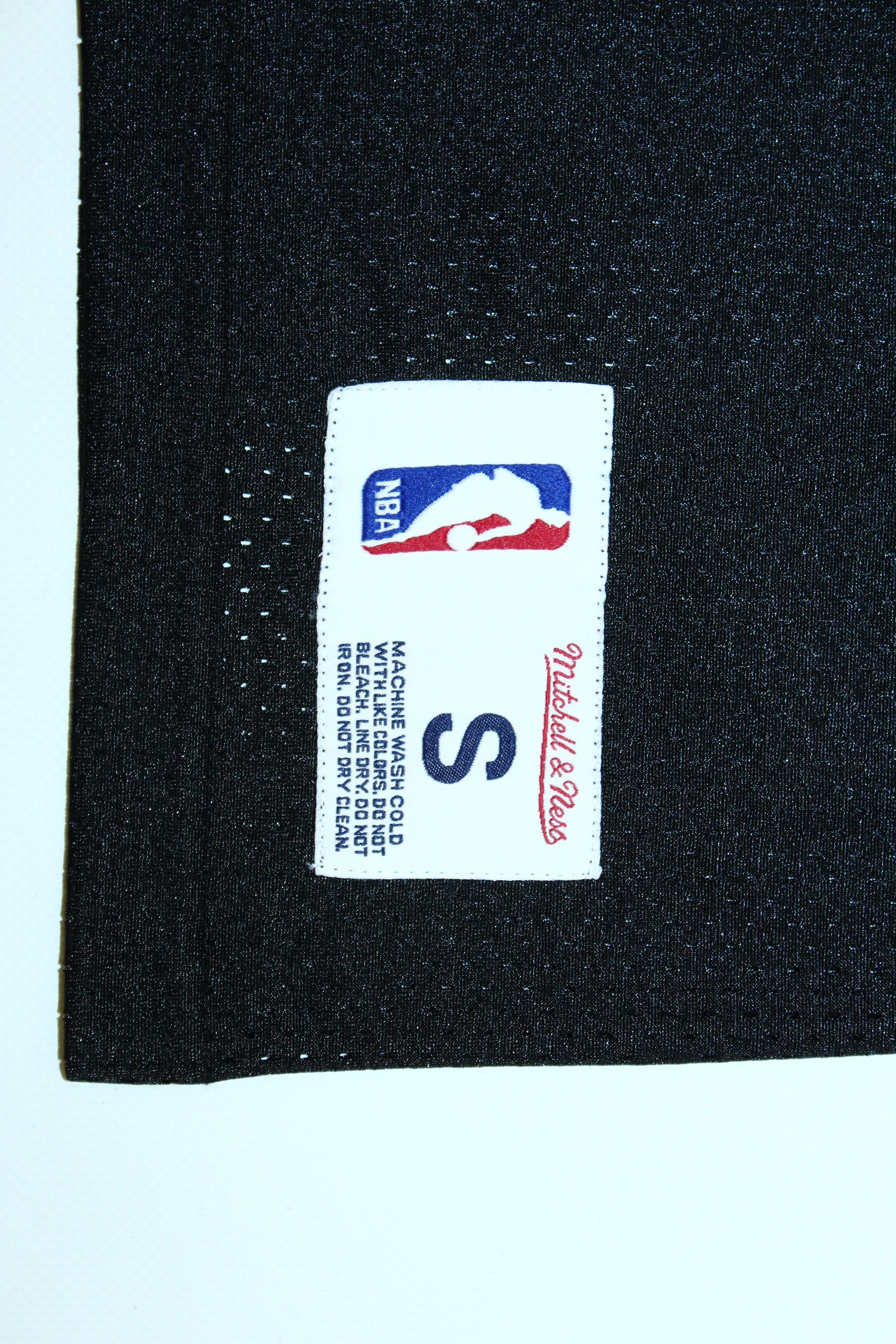 Mitchell & Ness Vtg Mitchell & Ness Chicago Bulls Classic Fan Jersey Size US M / EU 48-50 / 2 - 3 Thumbnail