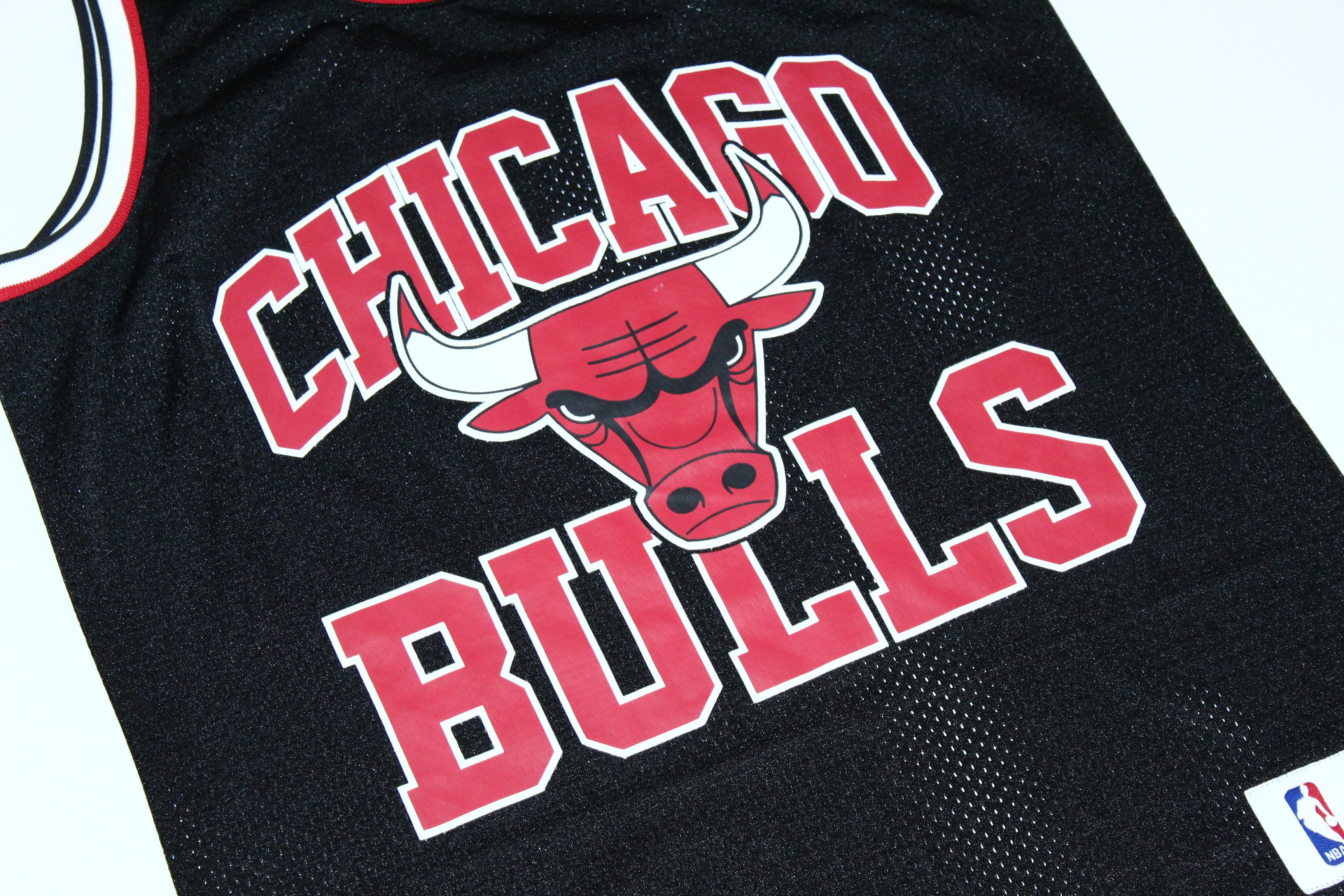 Mitchell & Ness Vtg Mitchell & Ness Chicago Bulls Classic Fan Jersey Size US M / EU 48-50 / 2 - 2 Thumbnail