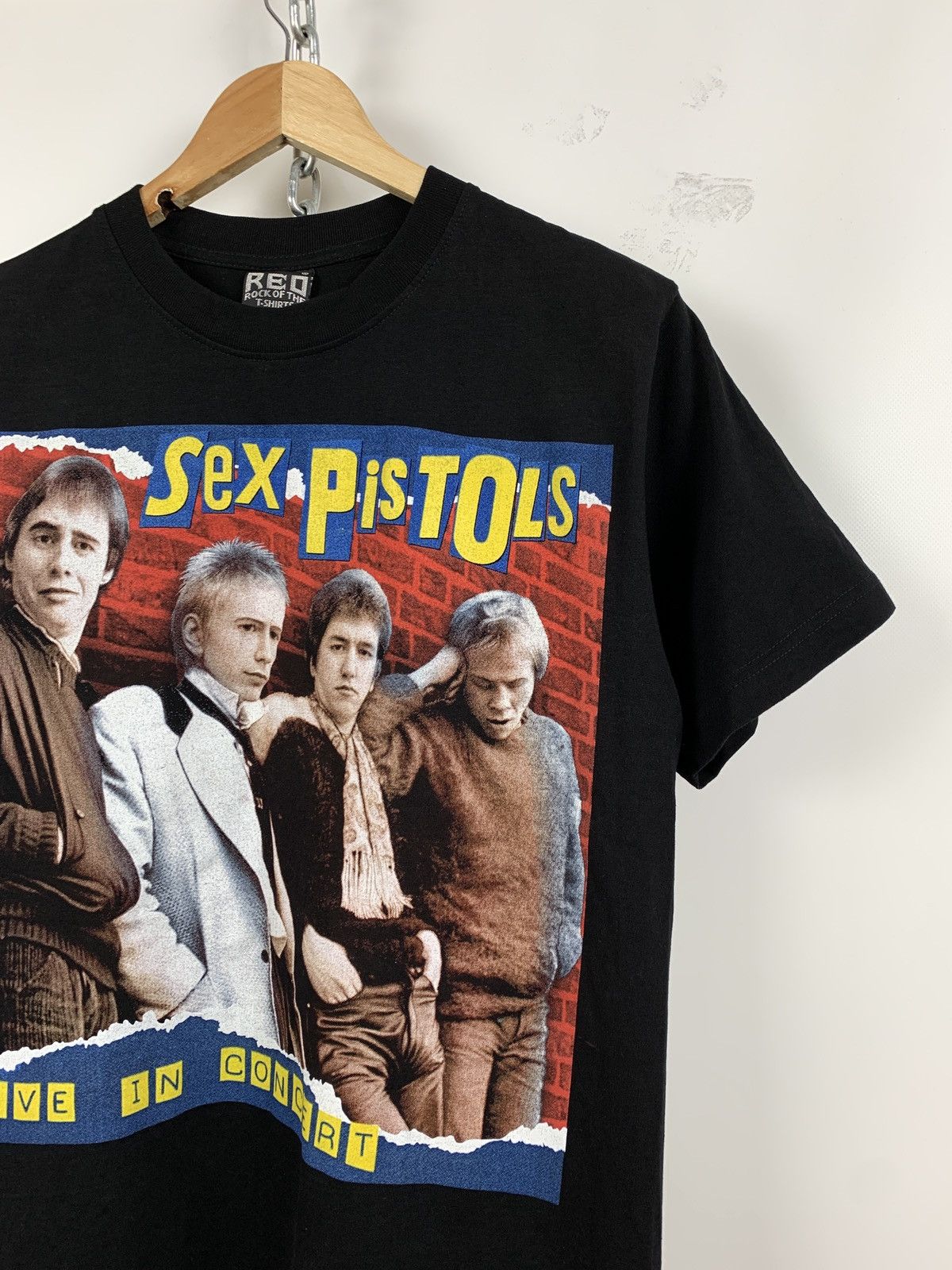 Band Tees Vintage Sex Pistols Live In Concert Double Sided Black Tee Size US M / EU 48-50 / 2 - 4 Thumbnail