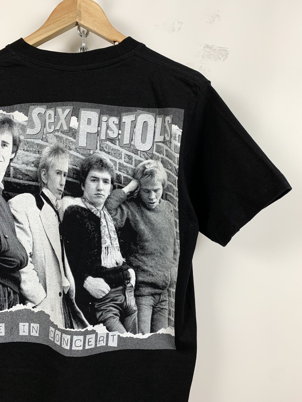 Band Tees Vintage Sex Pistols Live In Concert Double Sided Black Tee Size US M / EU 48-50 / 2 - 6 Thumbnail