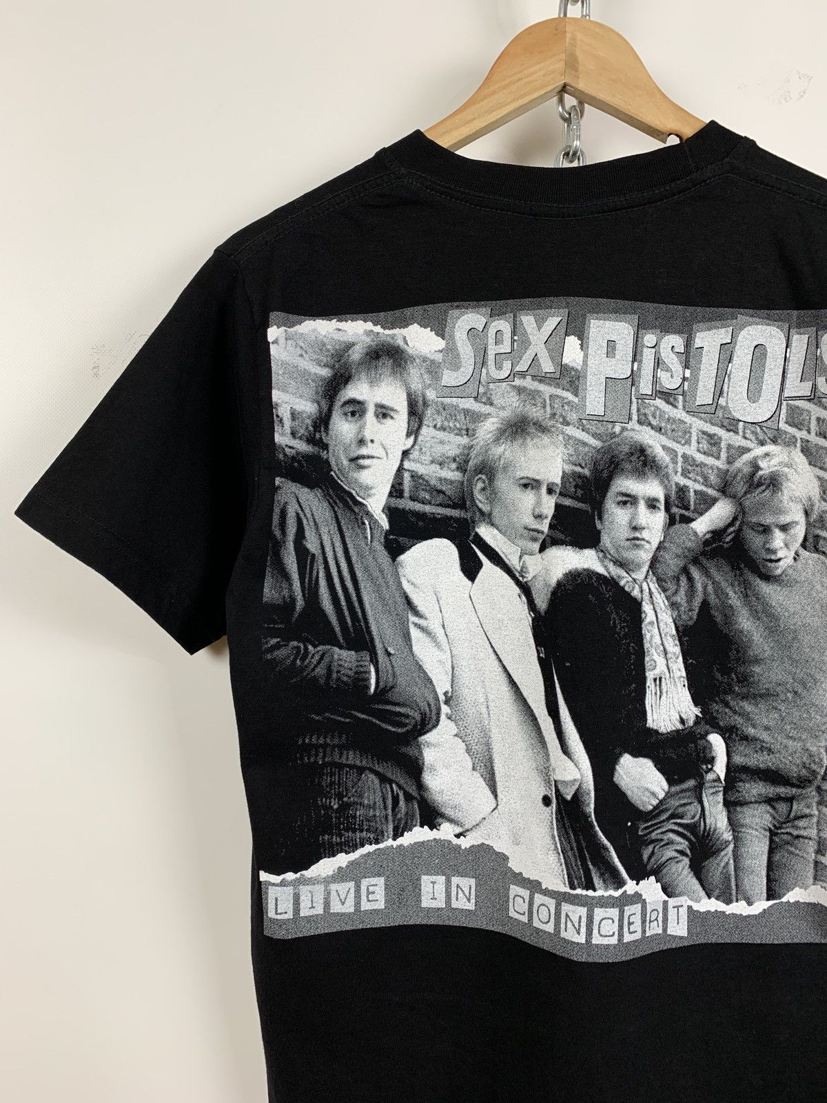 Band Tees Vintage Sex Pistols Live In Concert Double Sided Black Tee Size US M / EU 48-50 / 2 - 5 Thumbnail