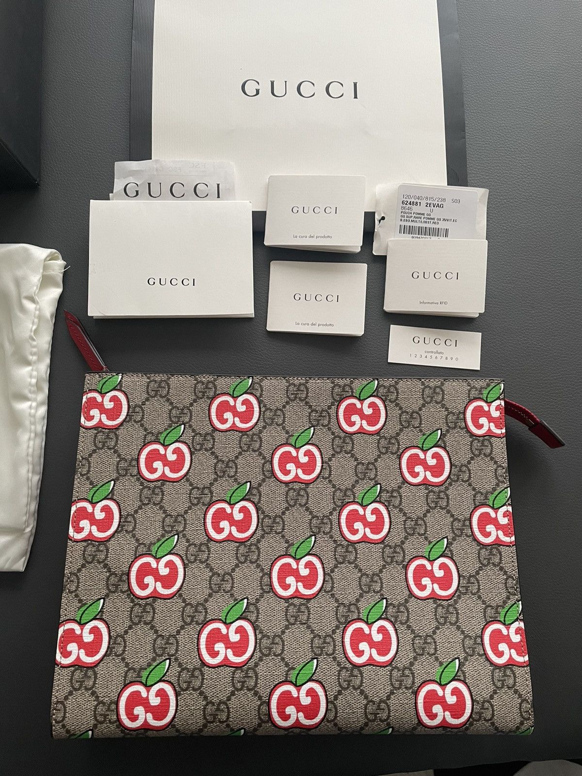 Gucci Super Runway Gucci Limited Edition Logo Pouch Clutch Bag Size ONE SIZE - 1 Thumbnail