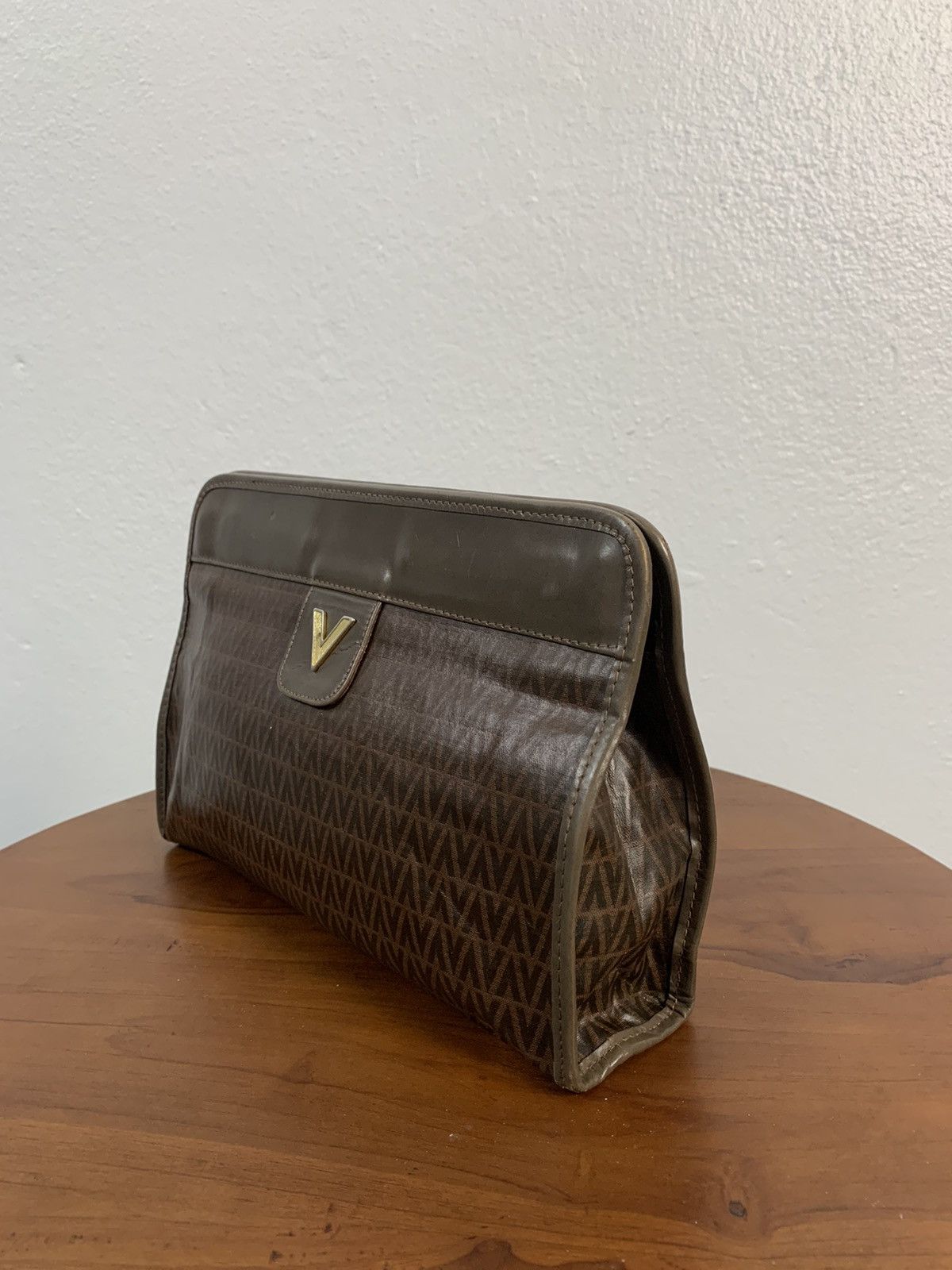 Japanese Brand Mario Valentino Monogram Cluth Bag Size ONE SIZE - 2 Thumbnail