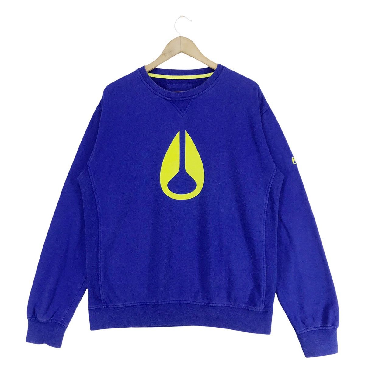 logo nixon sweatshirt