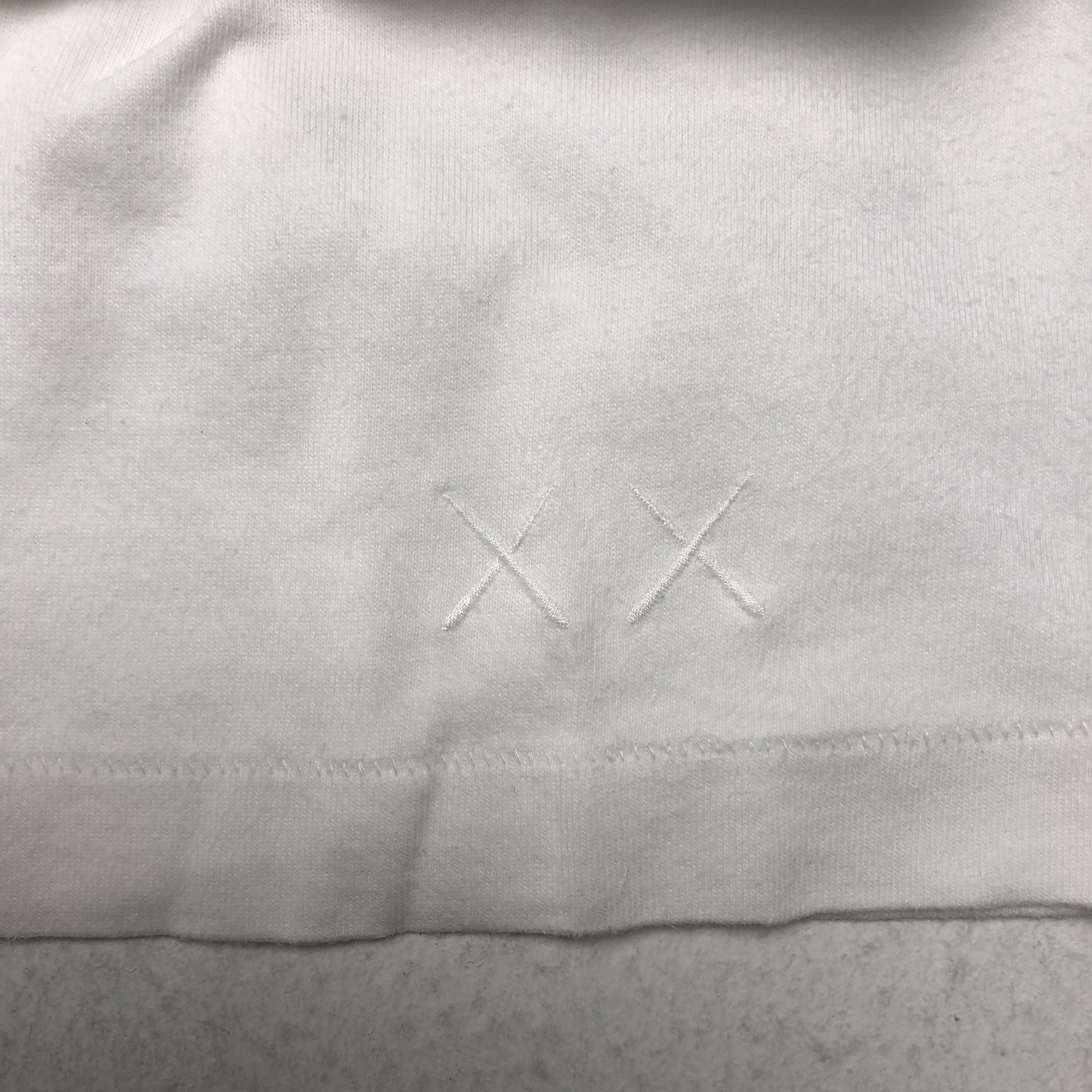 Japanese Brand × Kaws × Vintage Vintage Kaws Big Logo Design Tshirt Size US L / EU 52-54 / 3 - 6 Thumbnail
