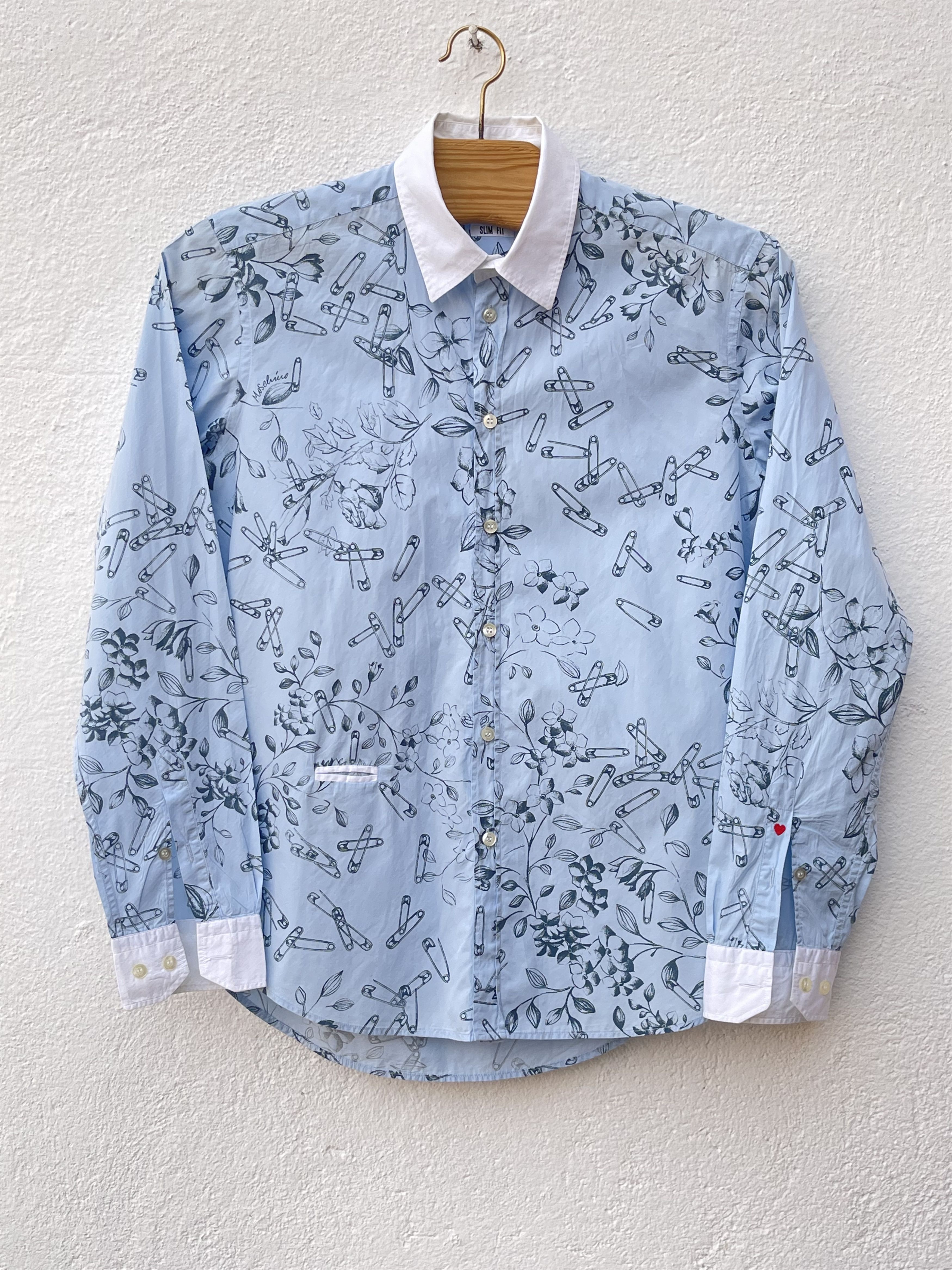 Moschino 🔥 Moschino slim shirt printed logo and flowers size M Size US M / EU 48-50 / 2 - 1 Thumbnail